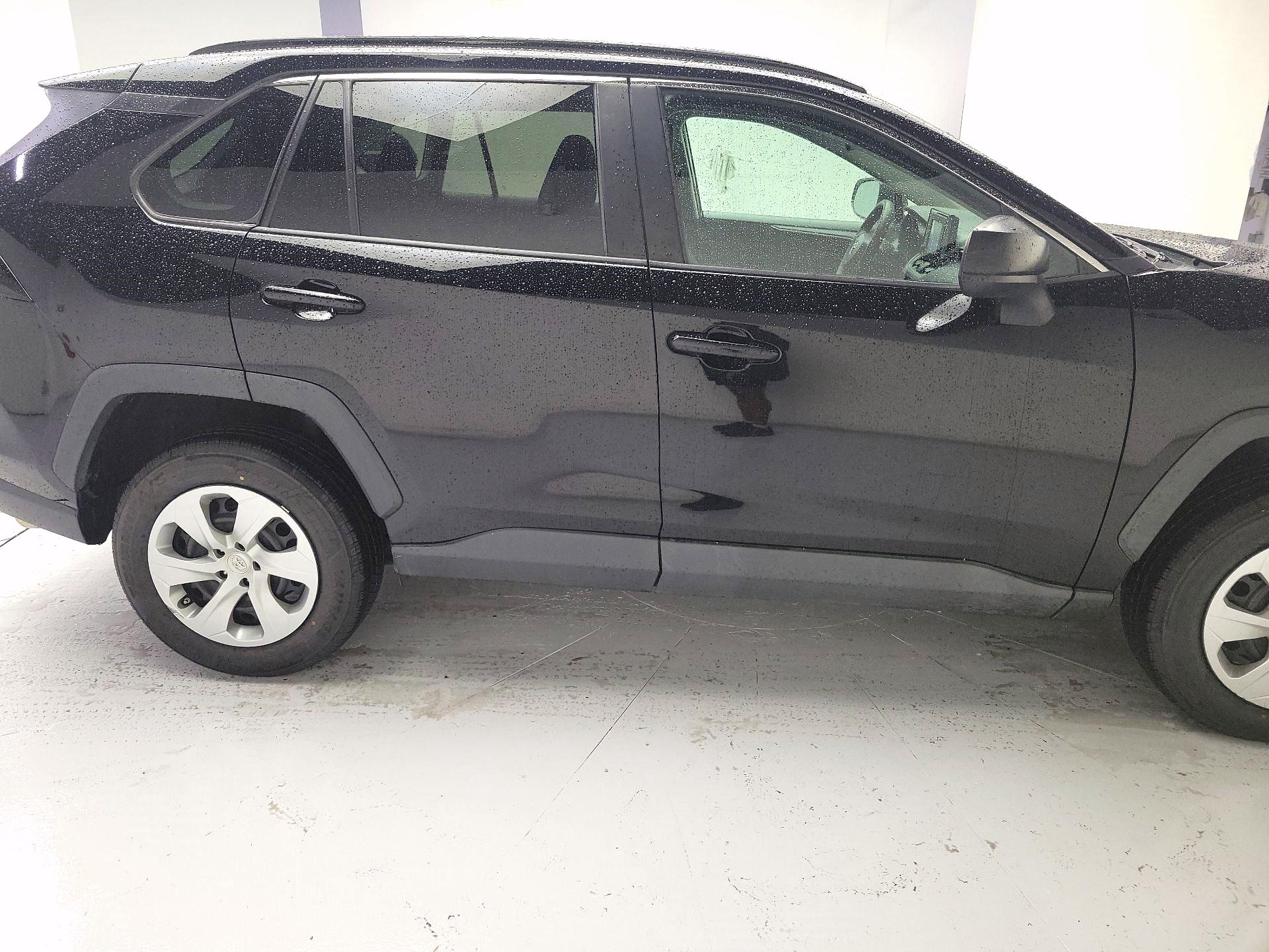 Thumbnail: 2021 Toyota RAV4 - 4