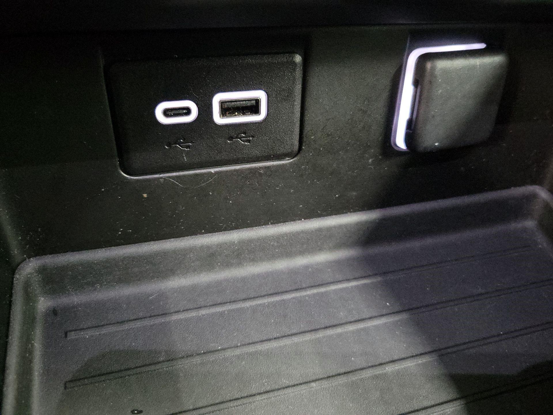 Thumbnail: 2023 Chevrolet Tahoe - 16