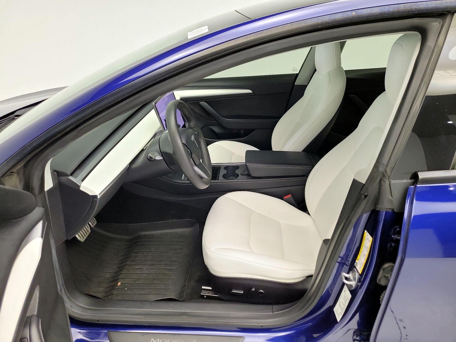 Thumbnail: 2022 Tesla Model 3 - 11