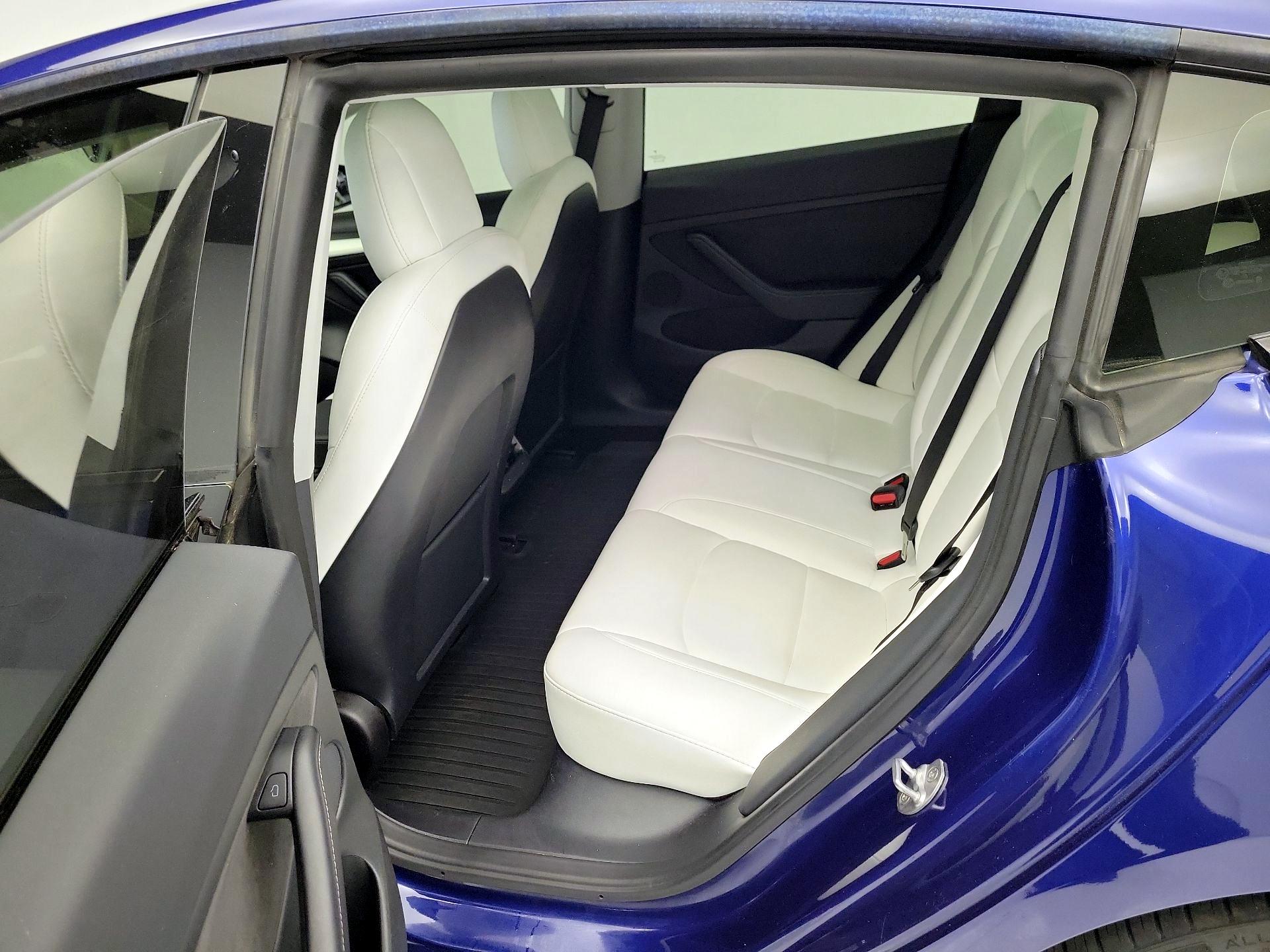 Thumbnail: 2022 Tesla Model 3 - 19