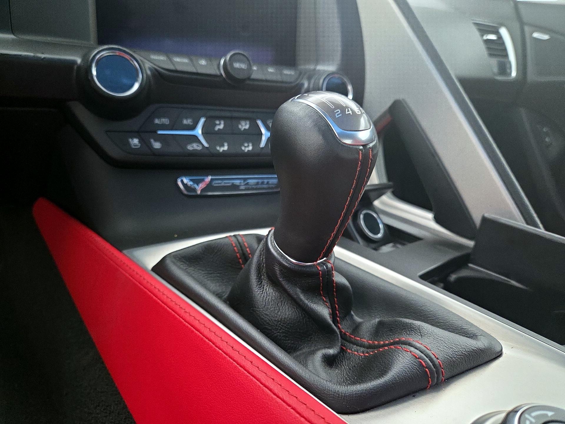 Thumbnail: 2015 Chevrolet Corvette - 17