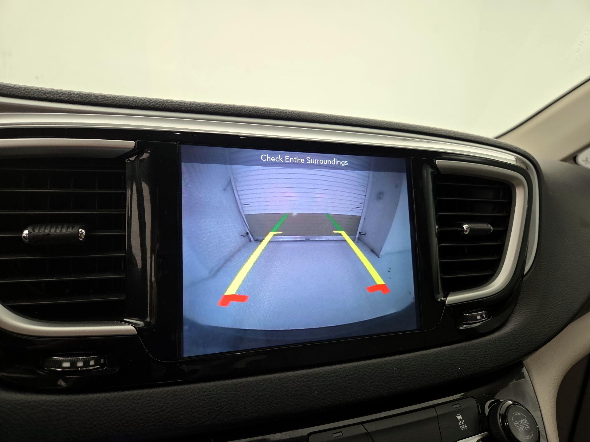 Thumbnail: 2018 Chrysler Pacifica - 14