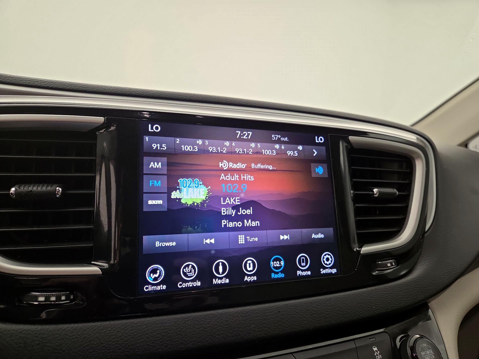 Thumbnail: 2018 Chrysler Pacifica - 15