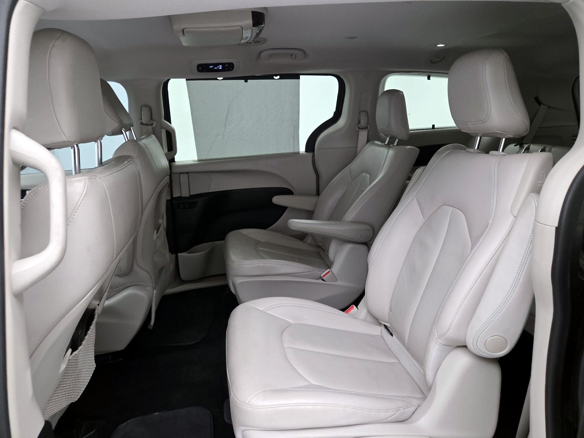 Thumbnail: 2018 Chrysler Pacifica - 19