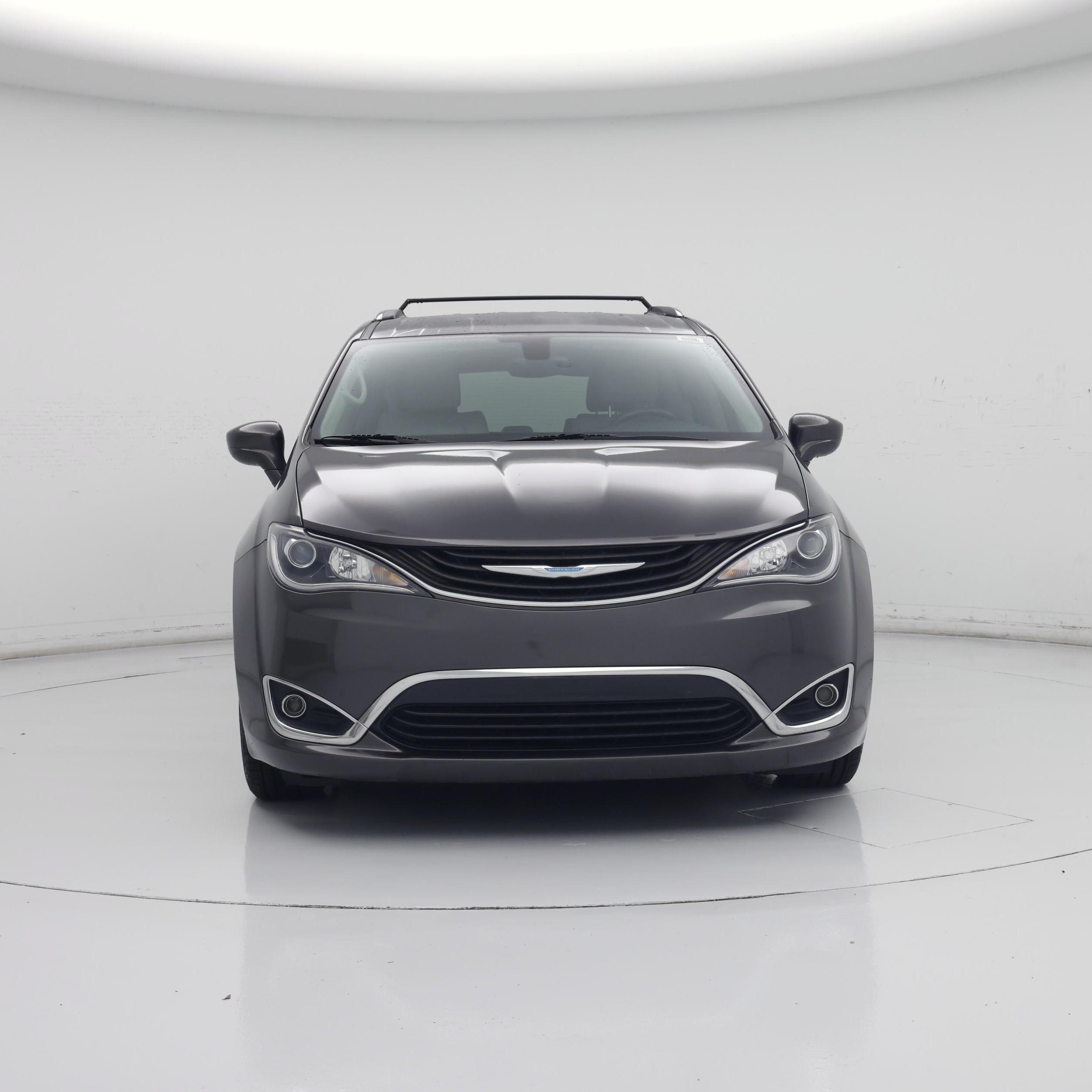 Thumbnail: 2018 Chrysler Pacifica - 5