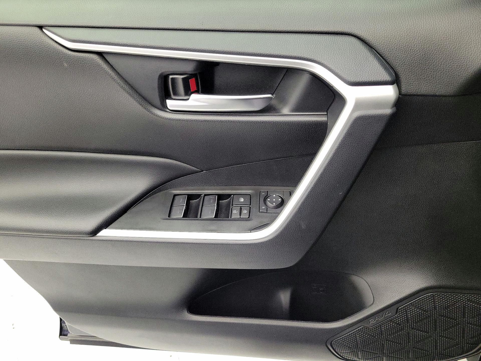 Thumbnail: 2024 Toyota RAV4 - 12