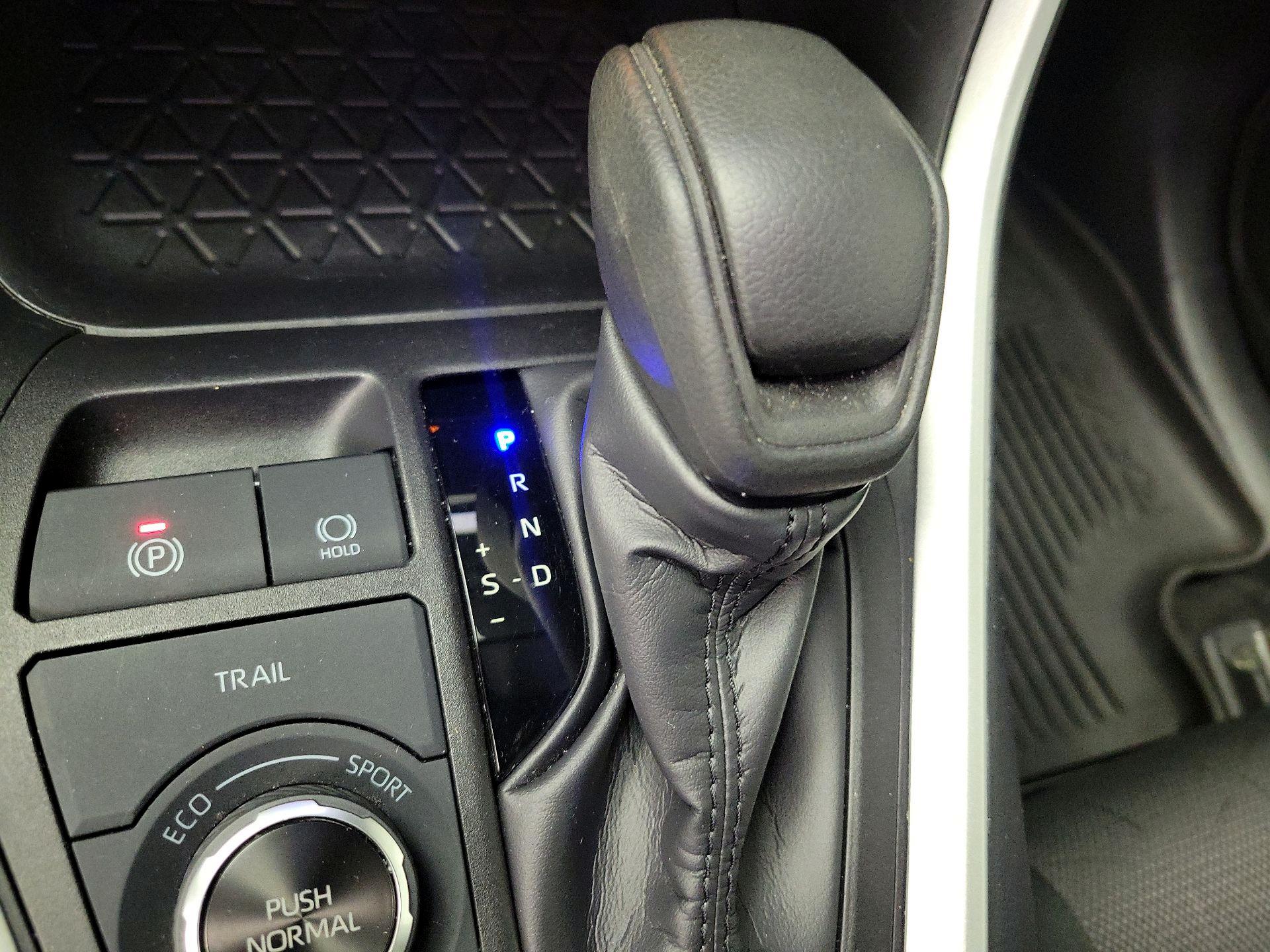 Thumbnail: 2024 Toyota RAV4 - 16