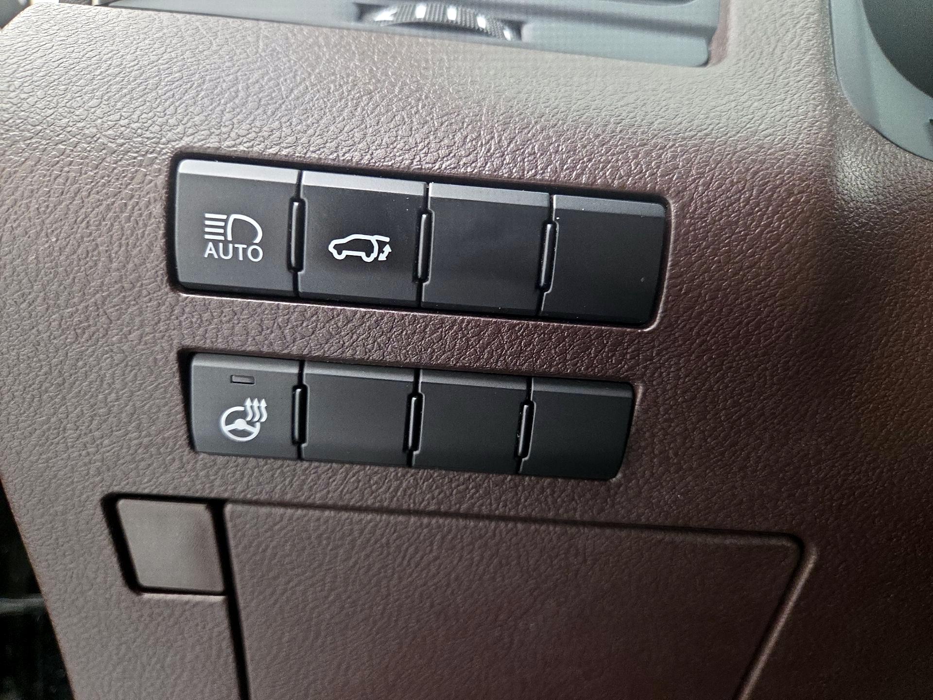 Thumbnail: 2017 Lexus RX - 13