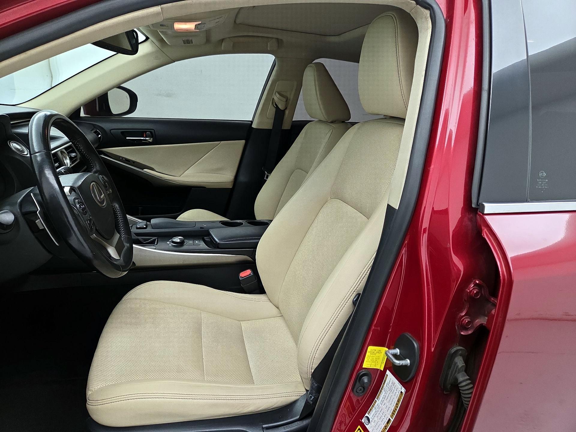 Thumbnail: 2015 Lexus IS - 11