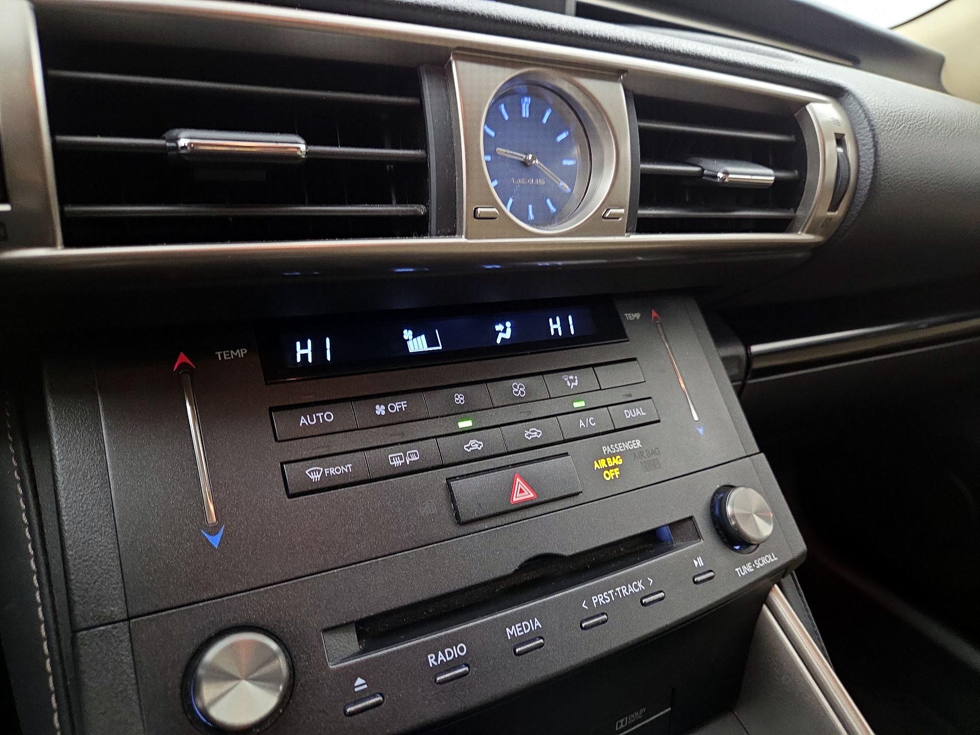 Thumbnail: 2015 Lexus IS - 16