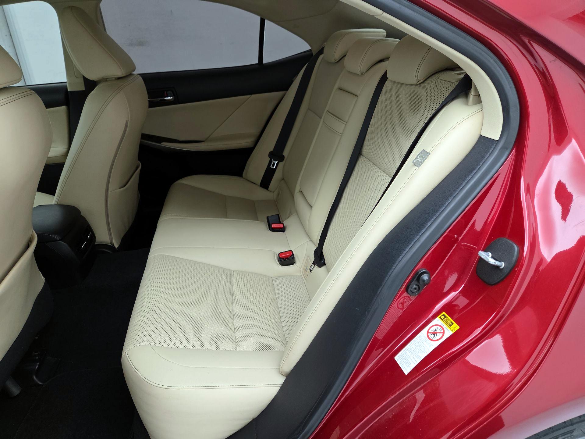 Thumbnail: 2015 Lexus IS - 19