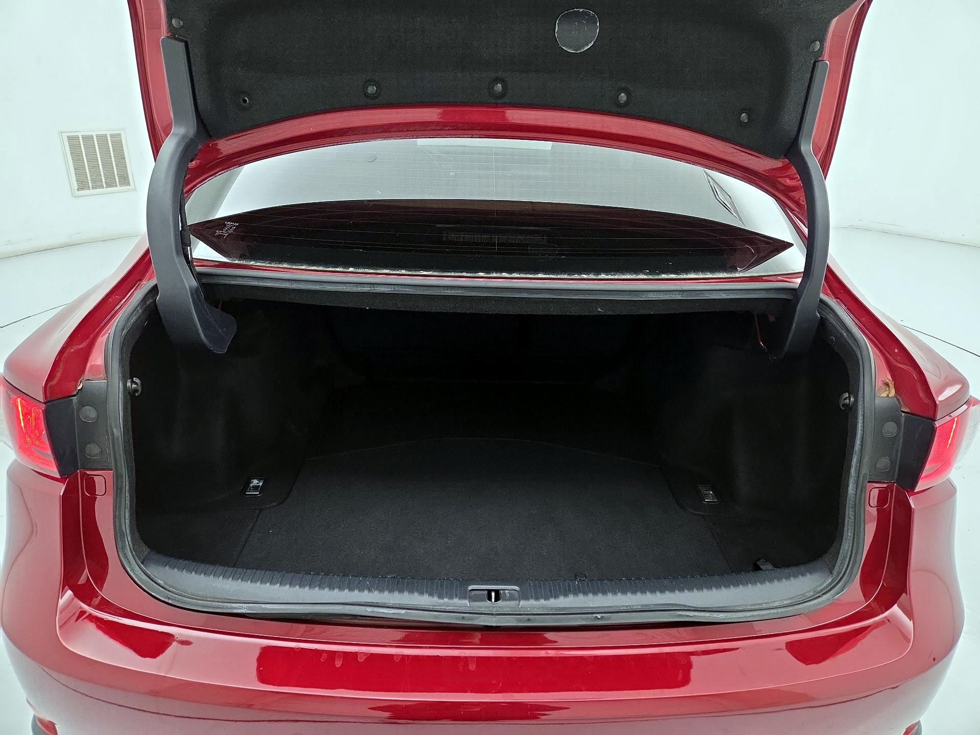 Thumbnail: 2015 Lexus IS - 20