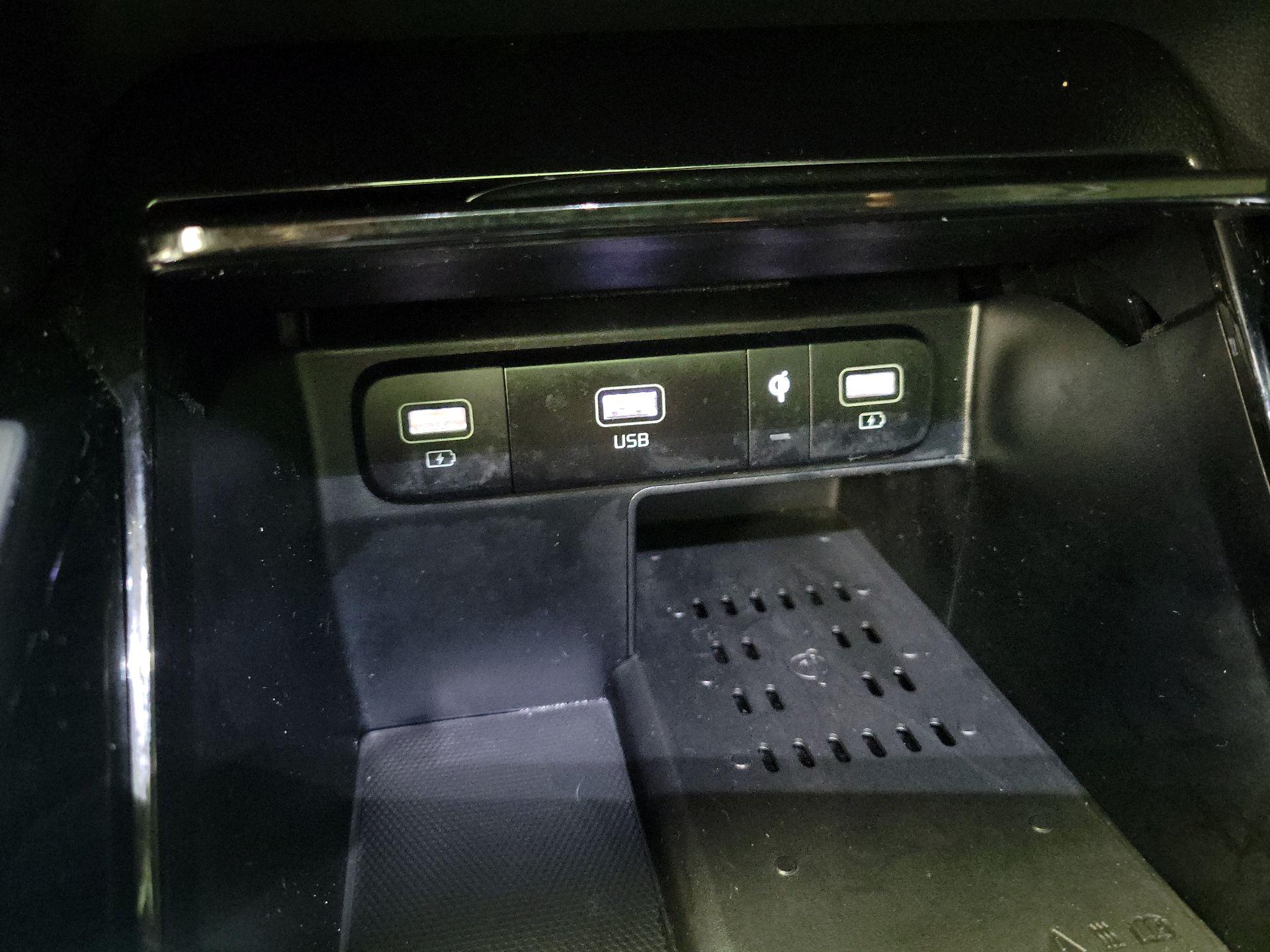 Thumbnail: 2021 Kia Sorento - 19