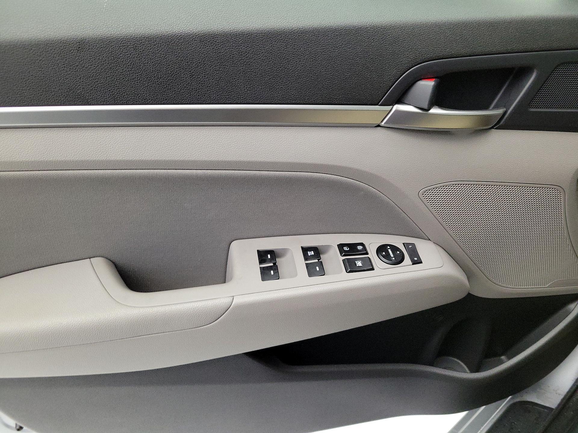 Thumbnail: 2020 Hyundai Elantra - 12