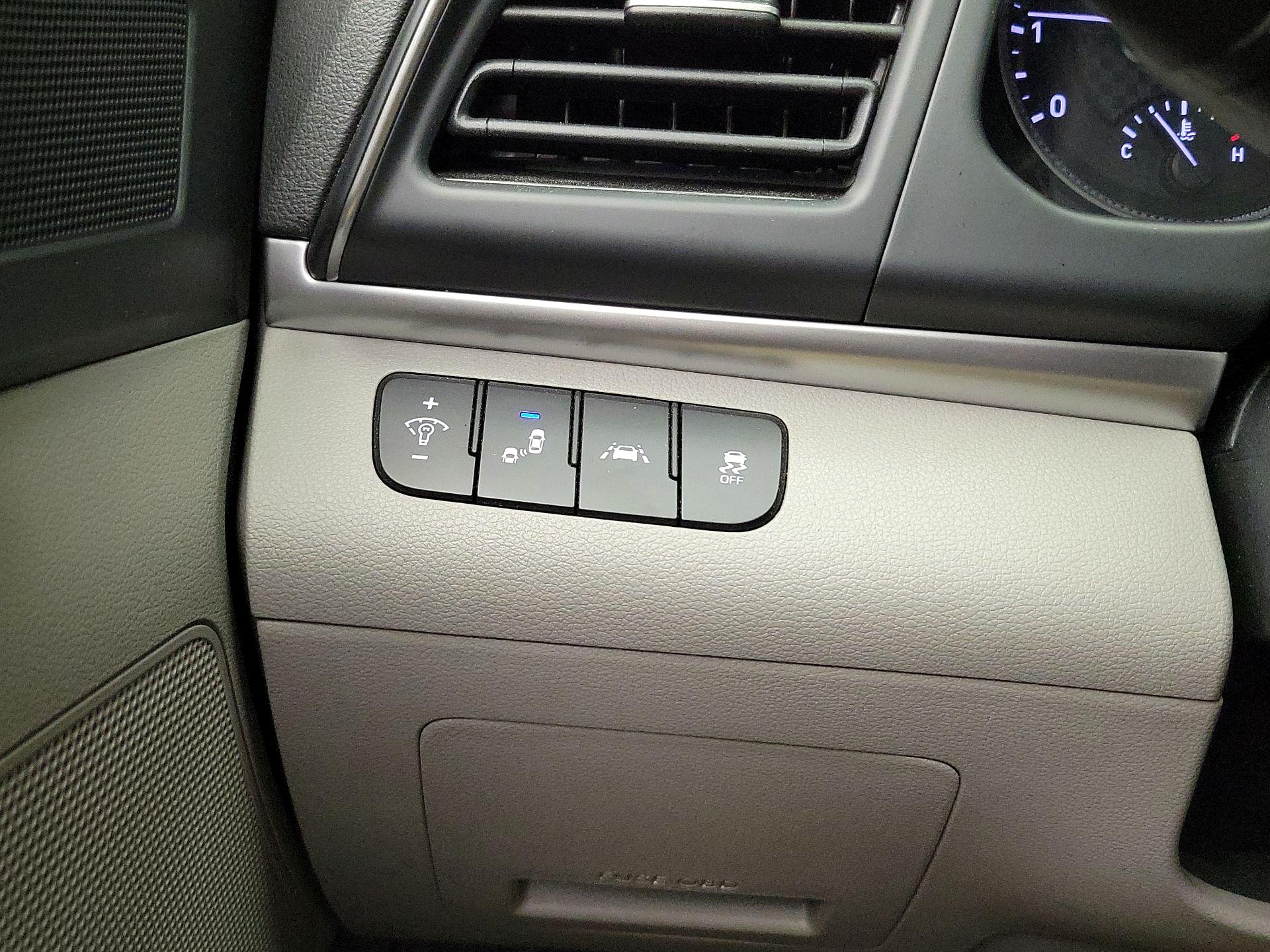 Thumbnail: 2020 Hyundai Elantra - 13