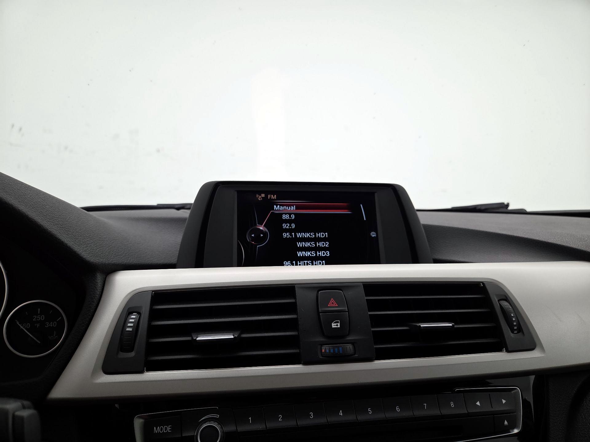 Thumbnail: 2017 BMW 3 Series - 15