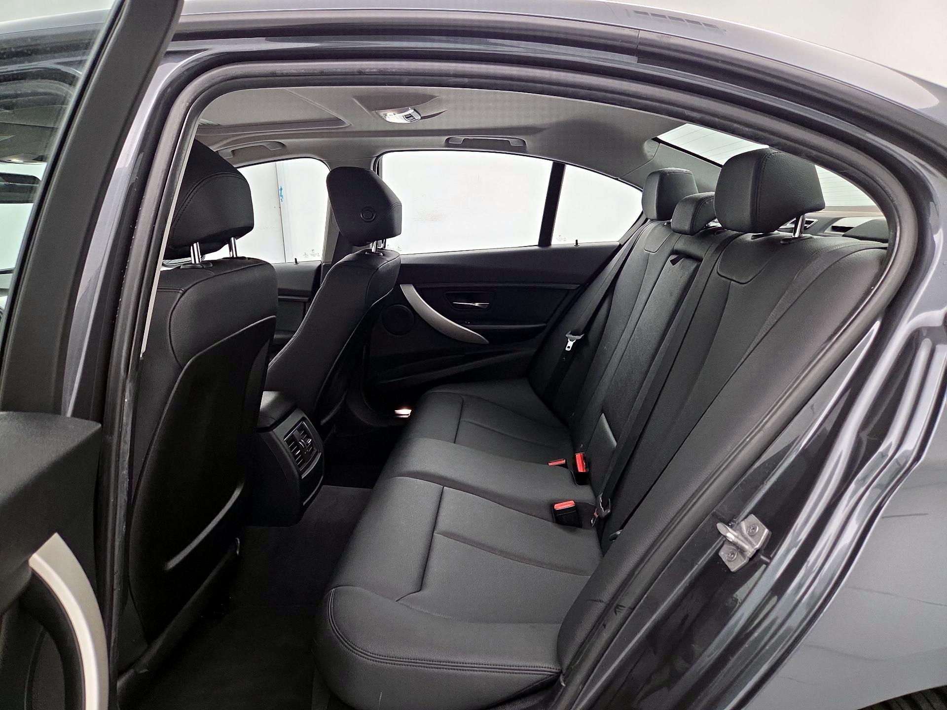 Thumbnail: 2017 BMW 3 Series - 19