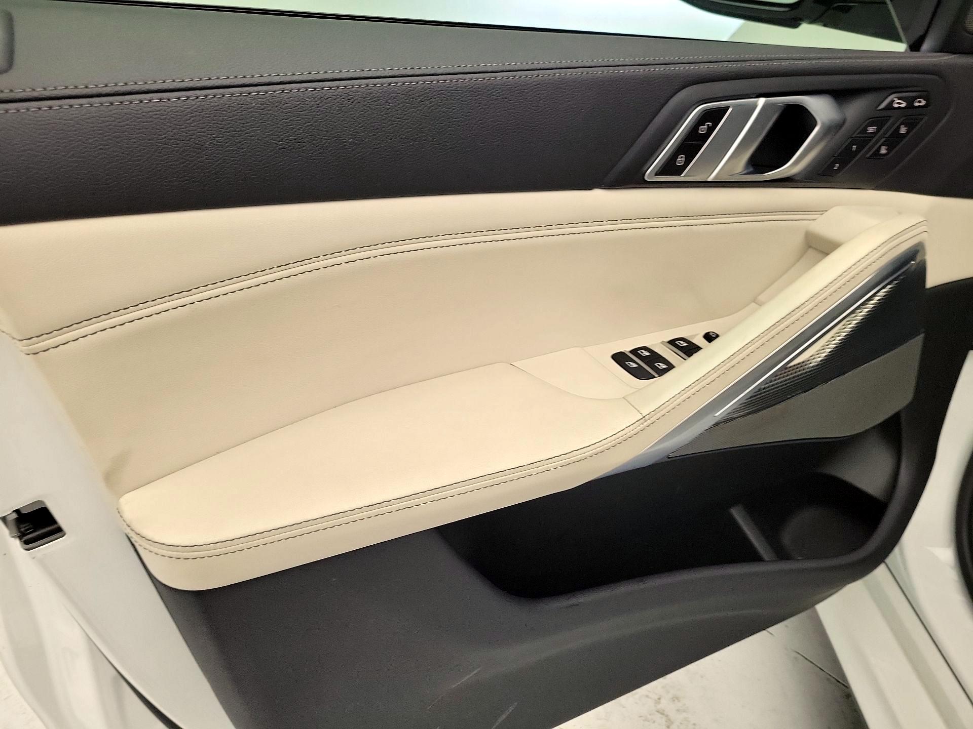 Thumbnail: 2021 BMW X6 - 12