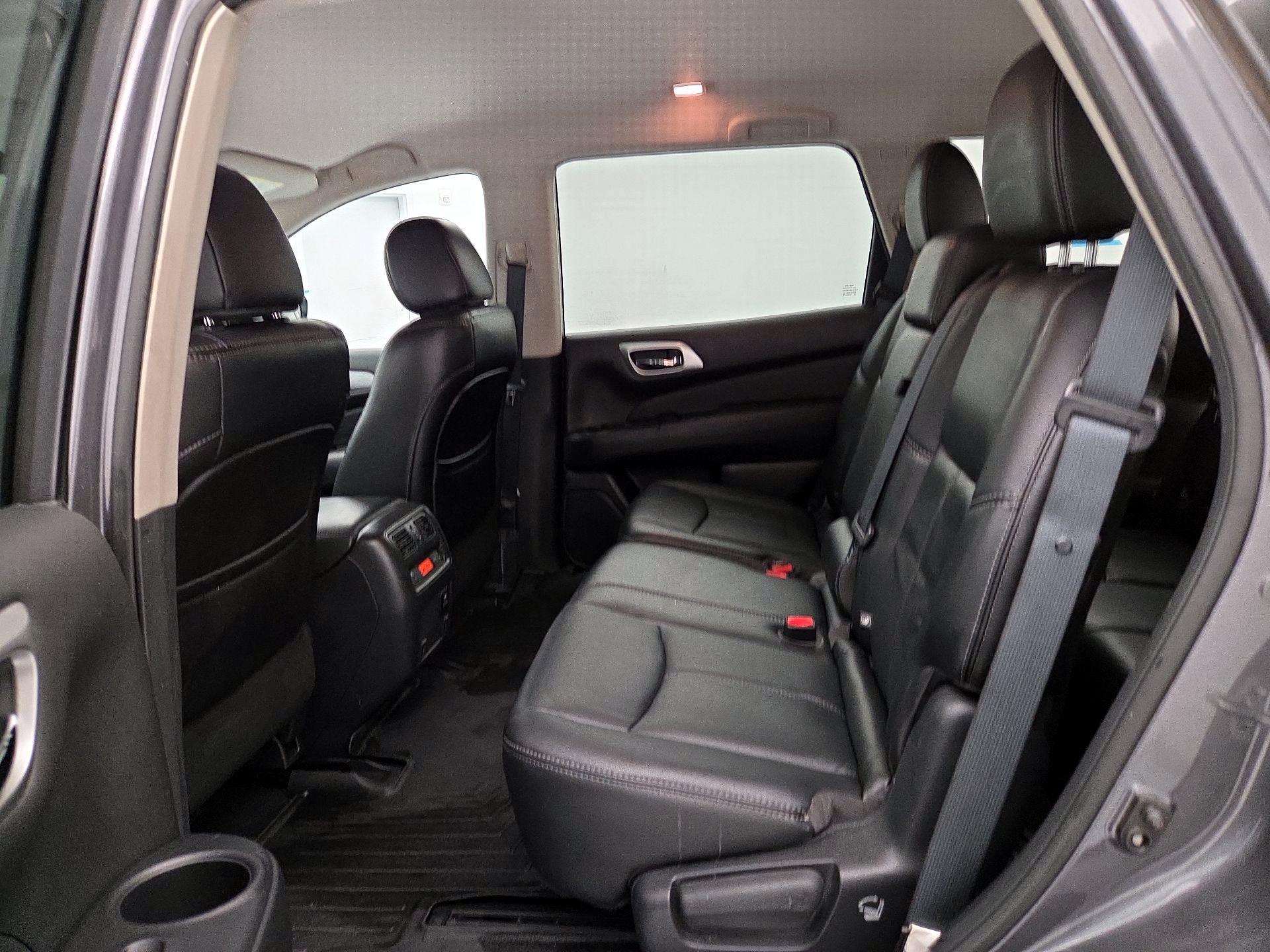 Thumbnail: 2017 Nissan Pathfinder - 20