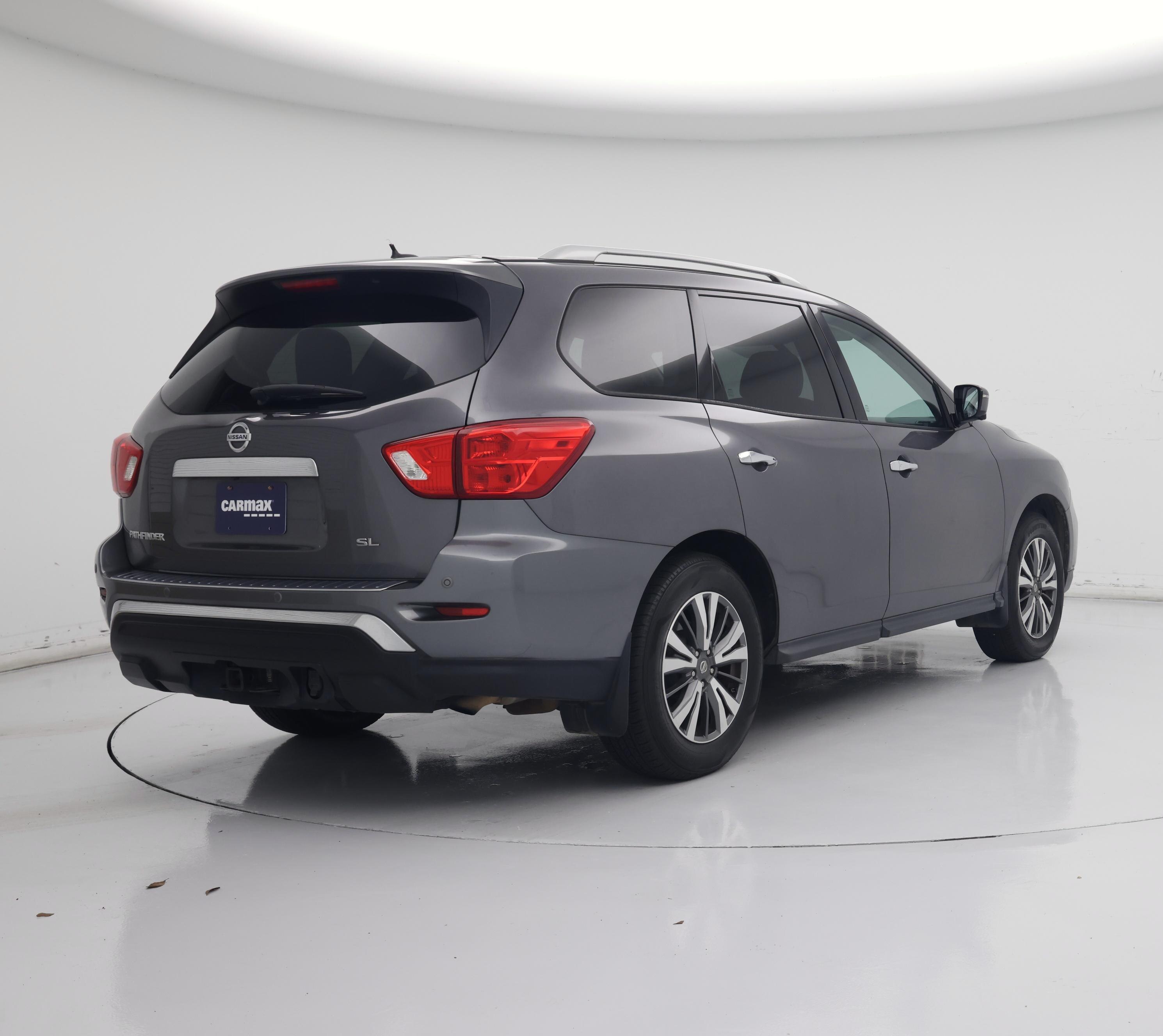 Thumbnail: 2017 Nissan Pathfinder - 8