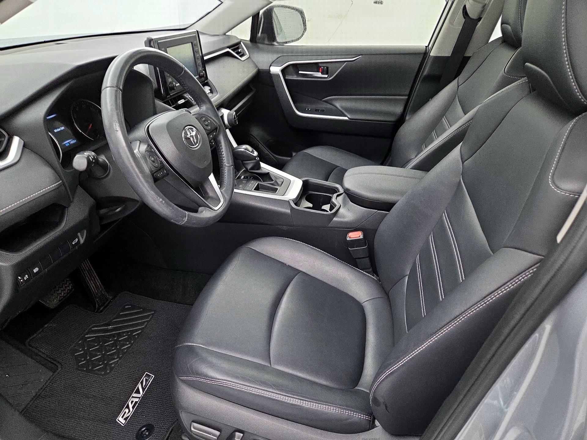 Thumbnail: 2019 Toyota RAV4 - 11