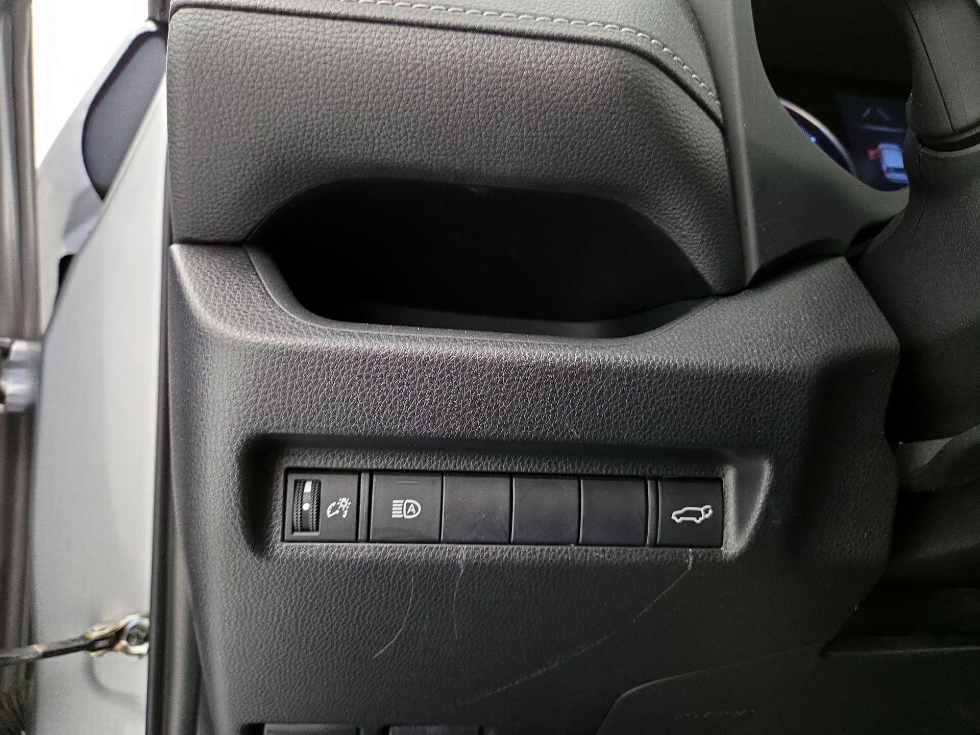 Thumbnail: 2019 Toyota RAV4 - 13