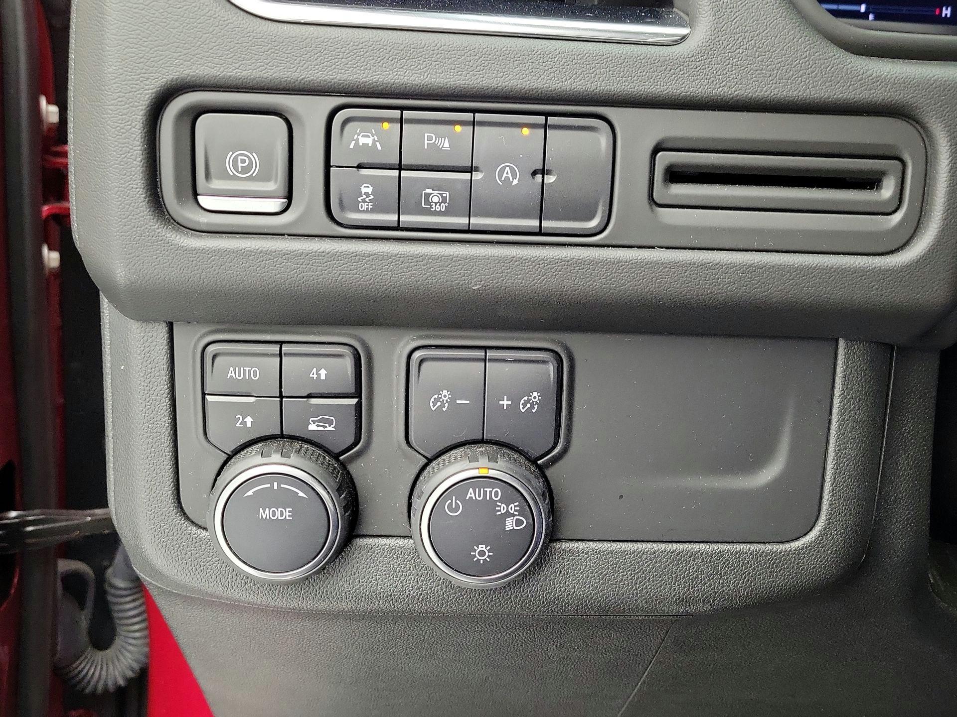 Thumbnail: 2023 Chevrolet Tahoe - 13