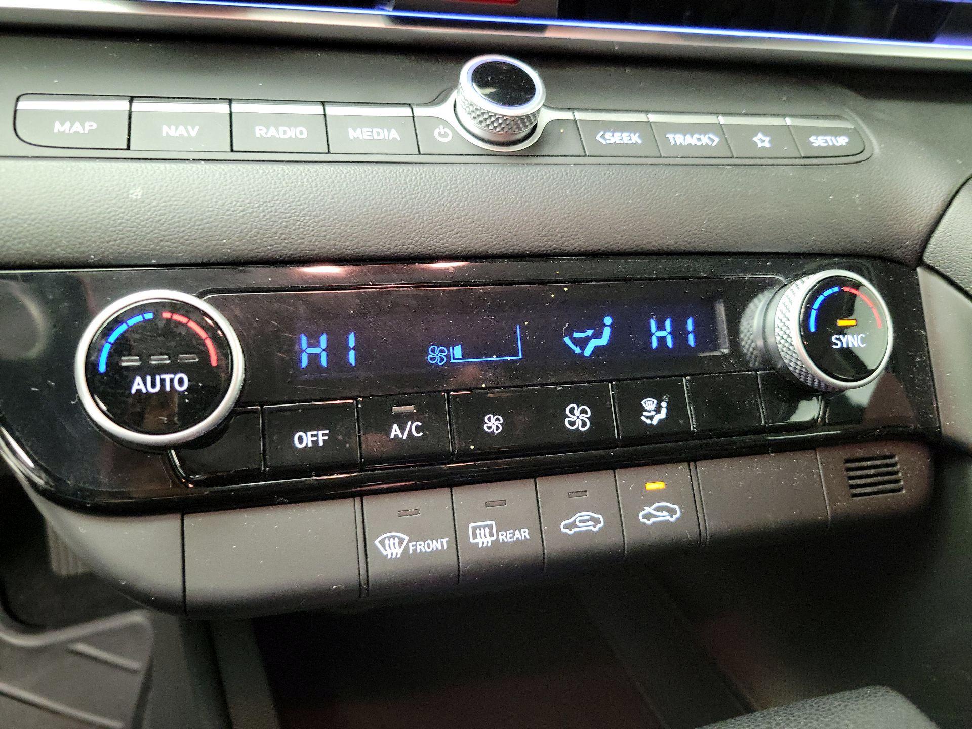 Thumbnail: 2024 Hyundai Elantra - 16