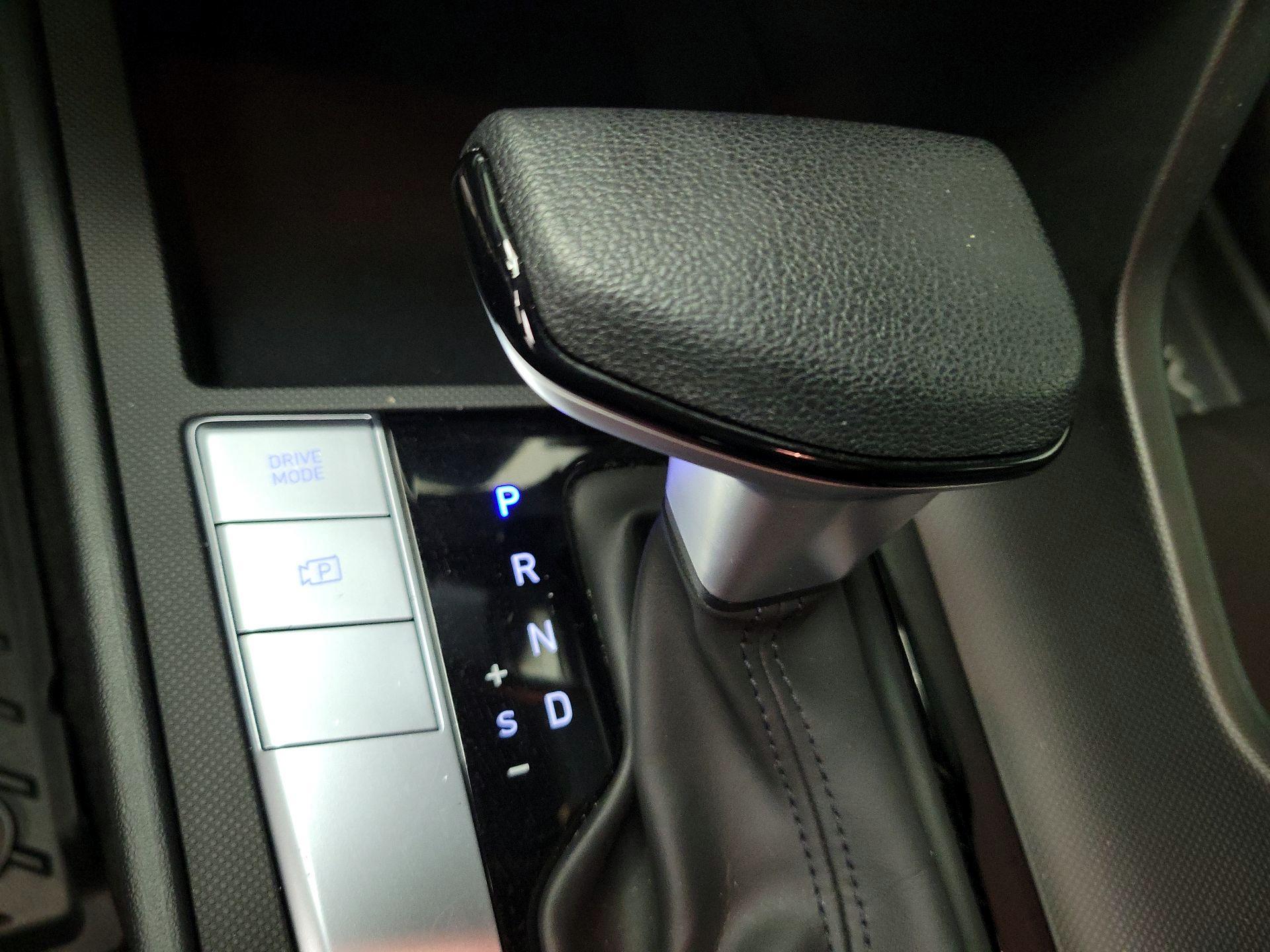 Thumbnail: 2024 Hyundai Elantra - 17