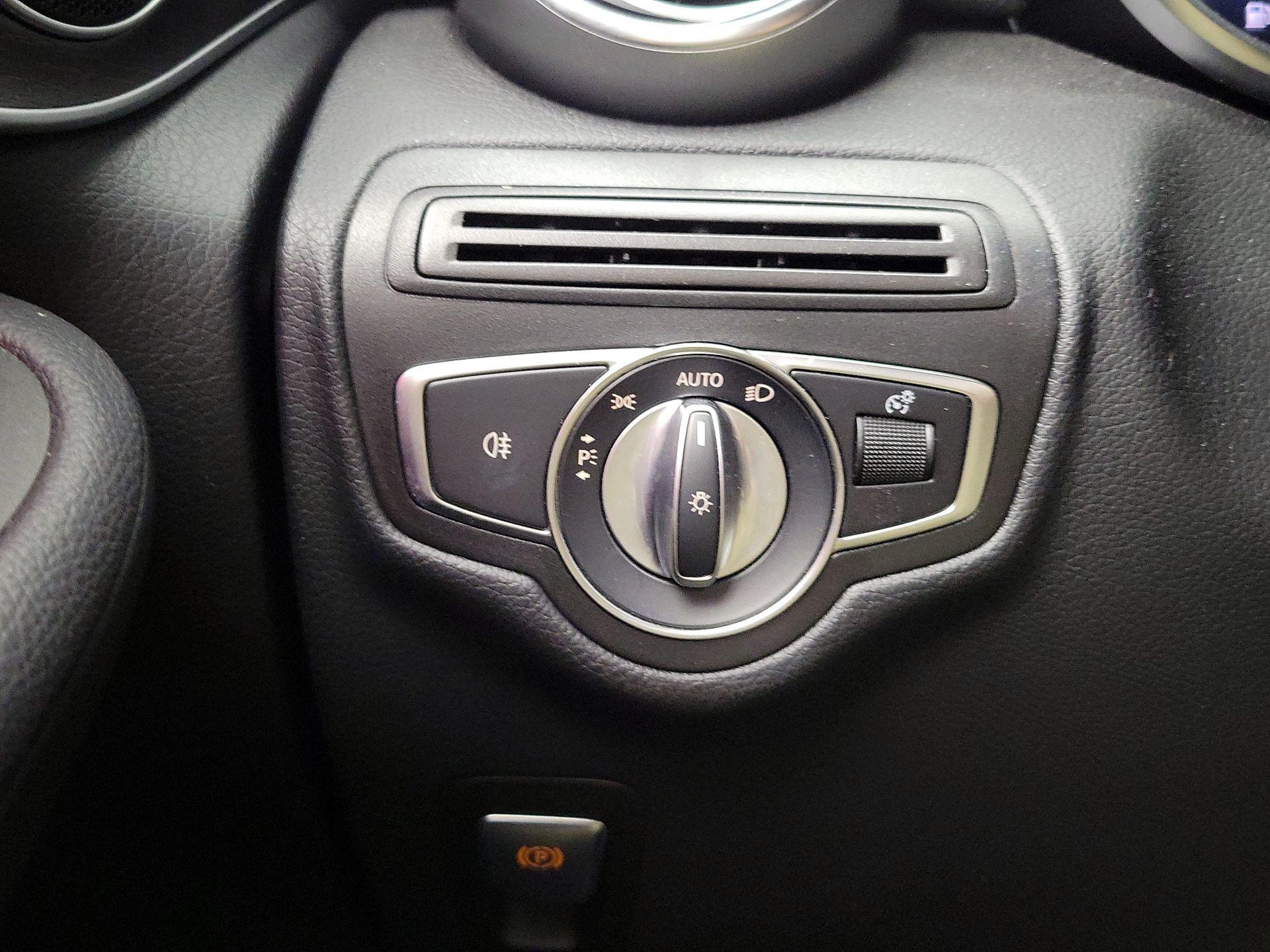 Thumbnail: 2020 Mercedes-Benz GLC - 13