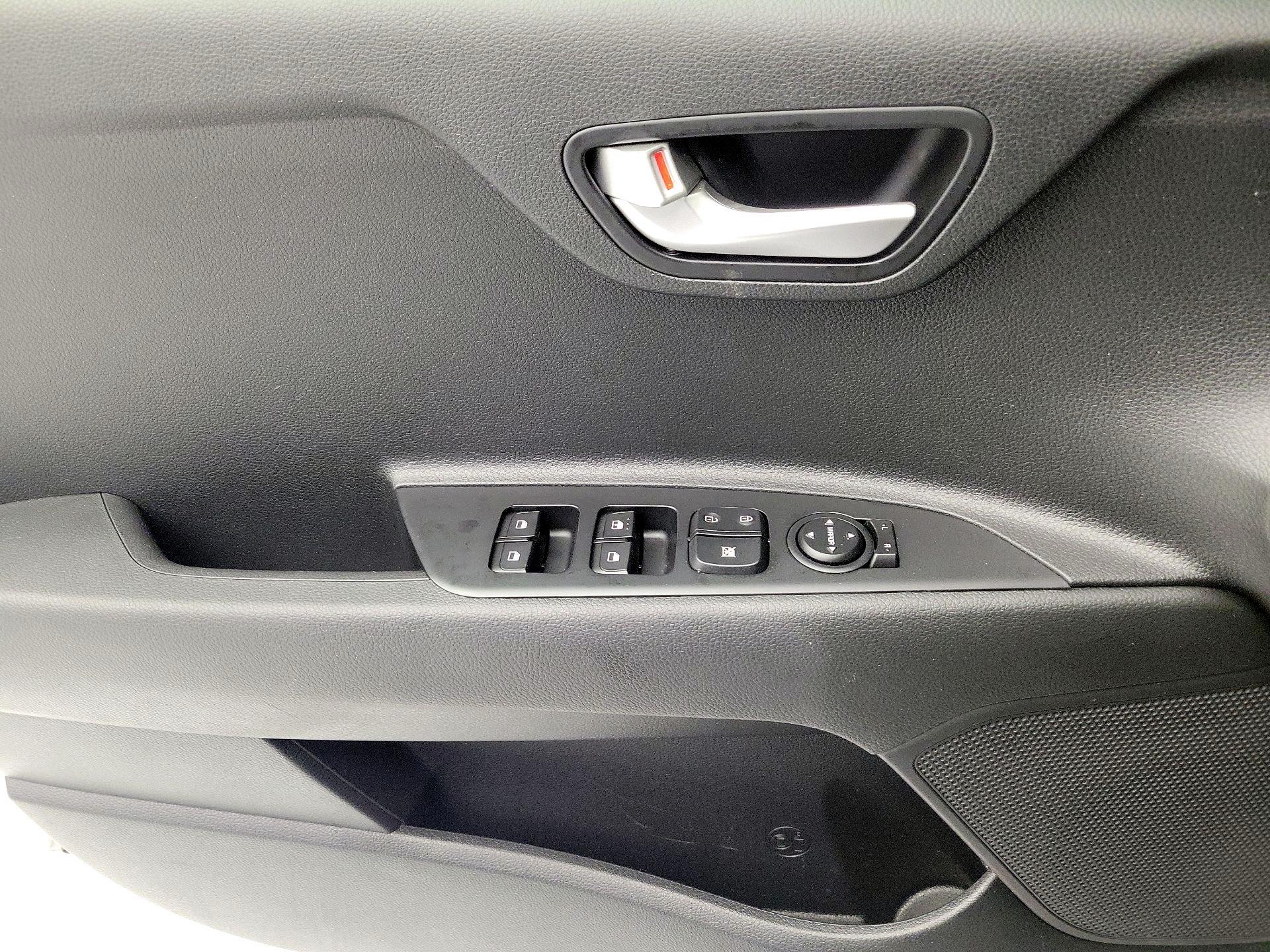 Thumbnail: 2022 Kia Forte - 12