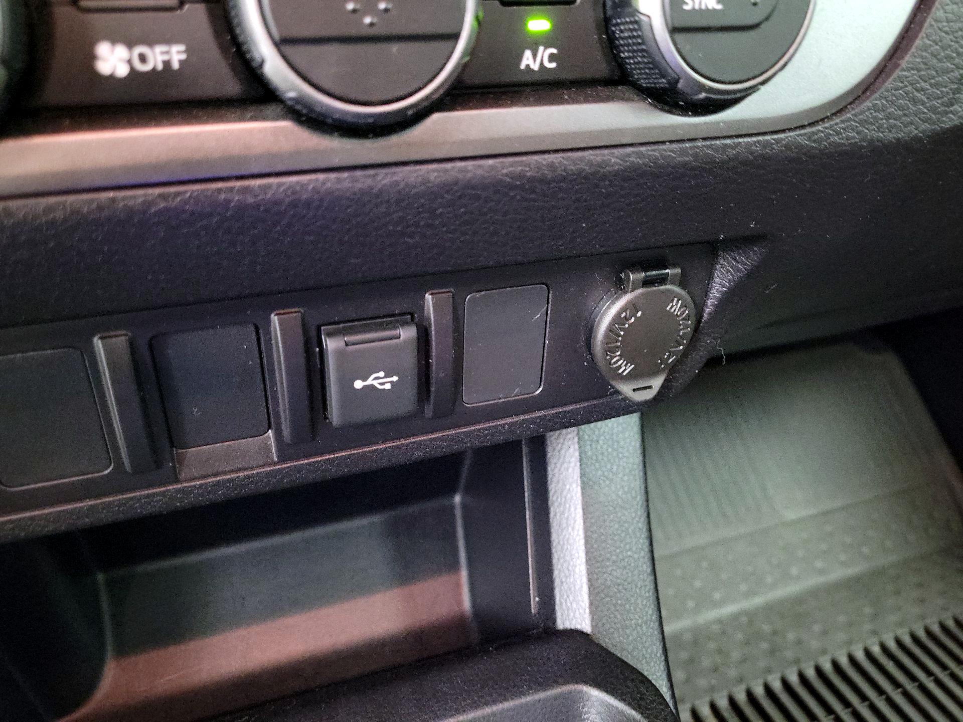 Thumbnail: 2021 Toyota Tacoma - 18