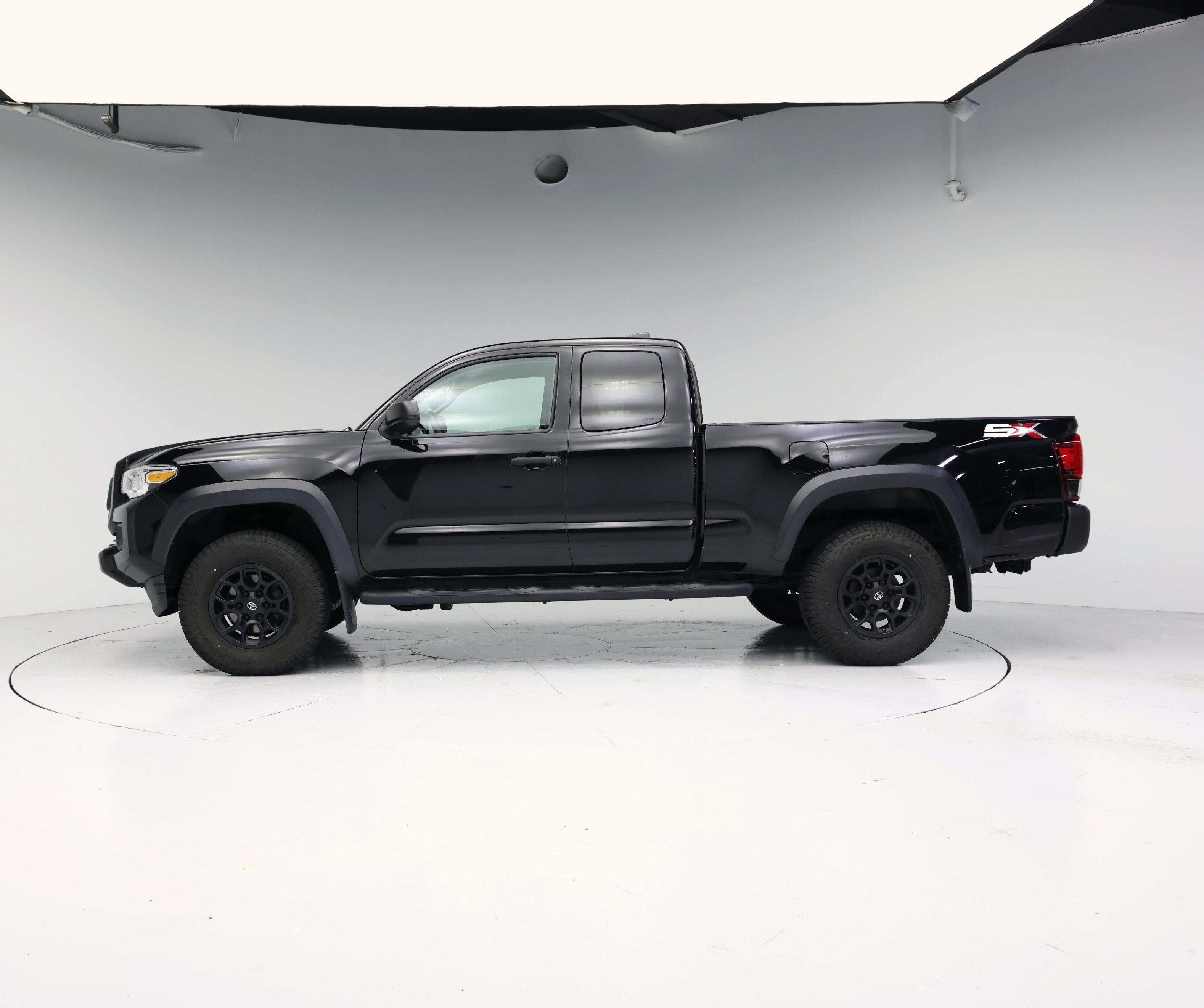 Thumbnail: 2021 Toyota Tacoma - 3