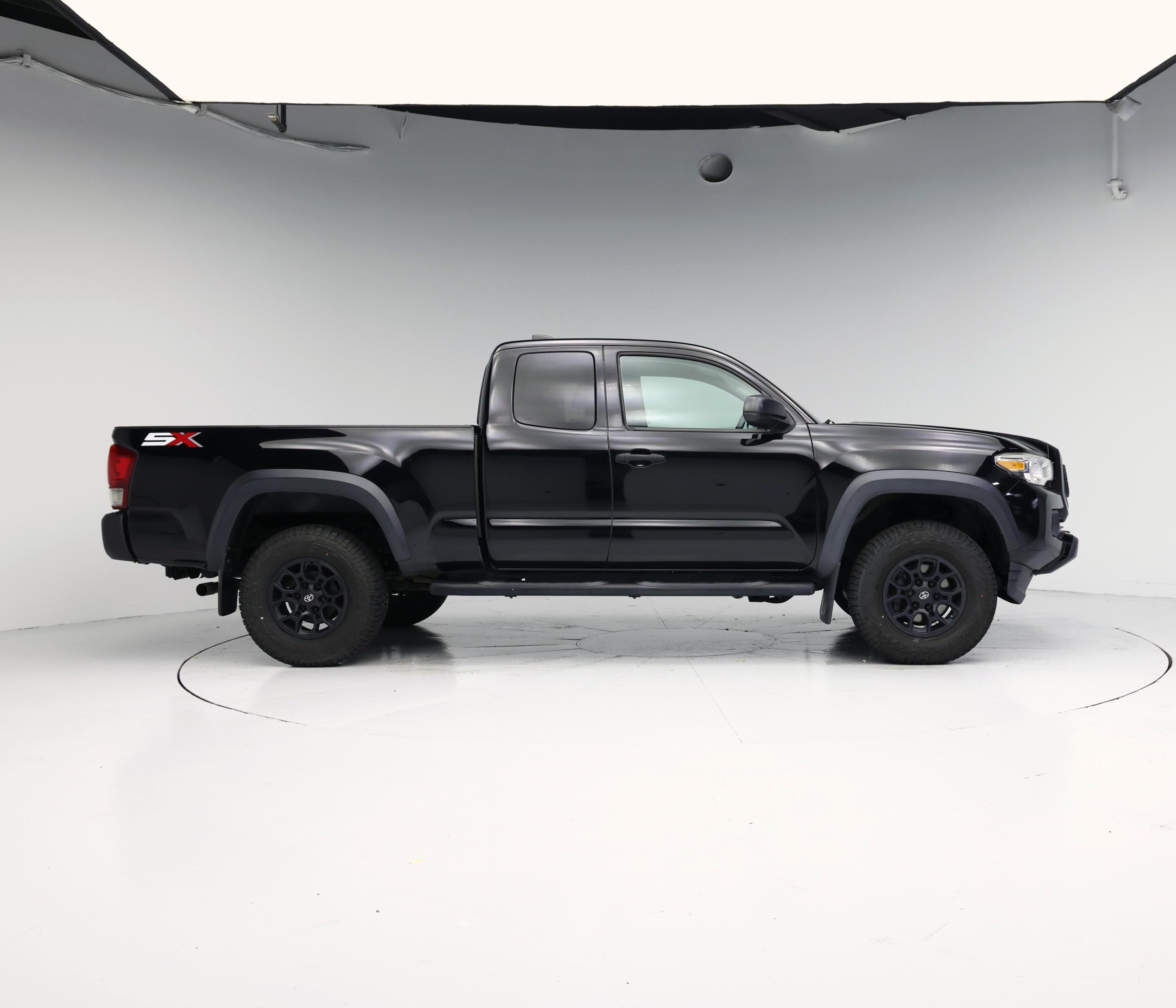Thumbnail: 2021 Toyota Tacoma - 7