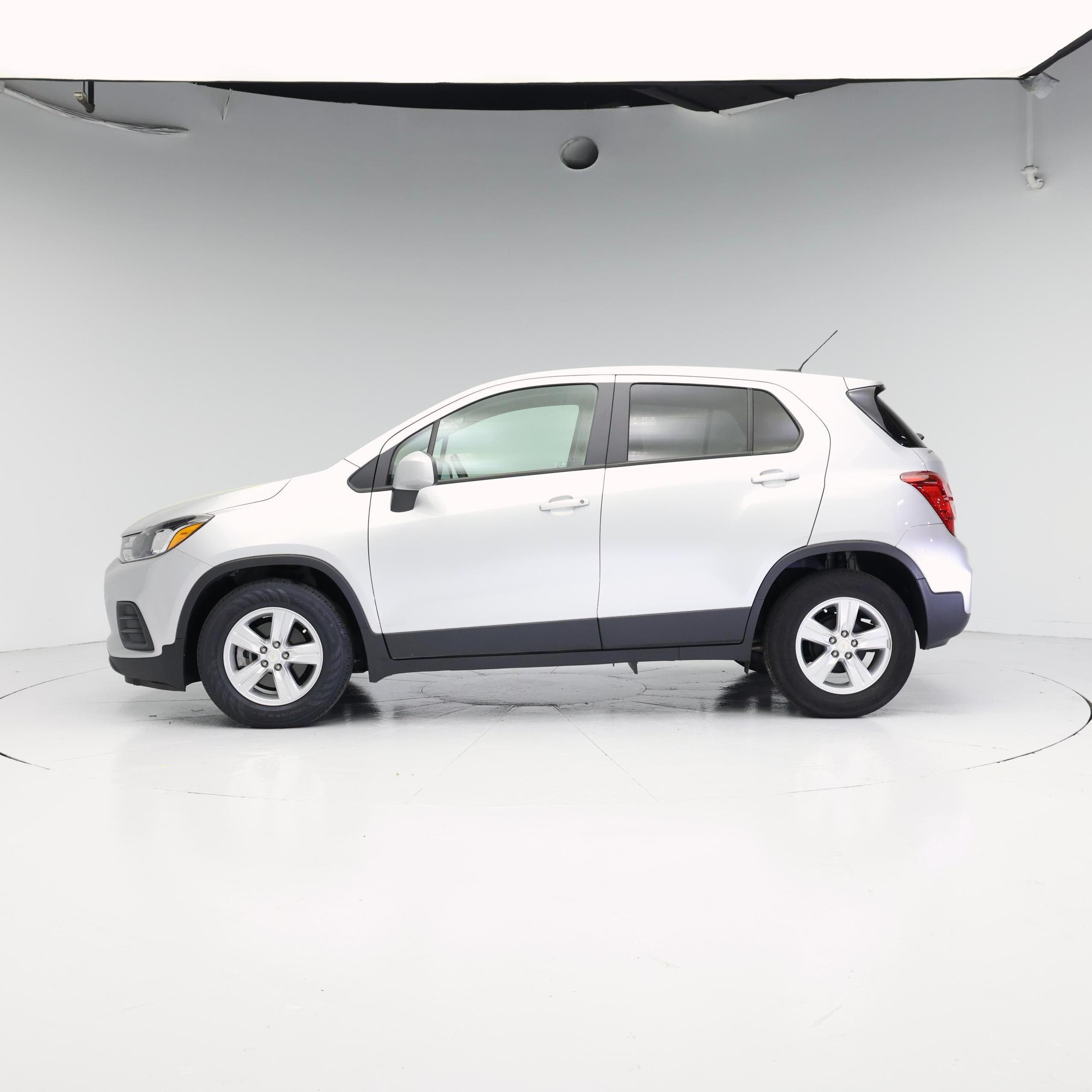 Thumbnail: 2022 Chevrolet Trax - 3