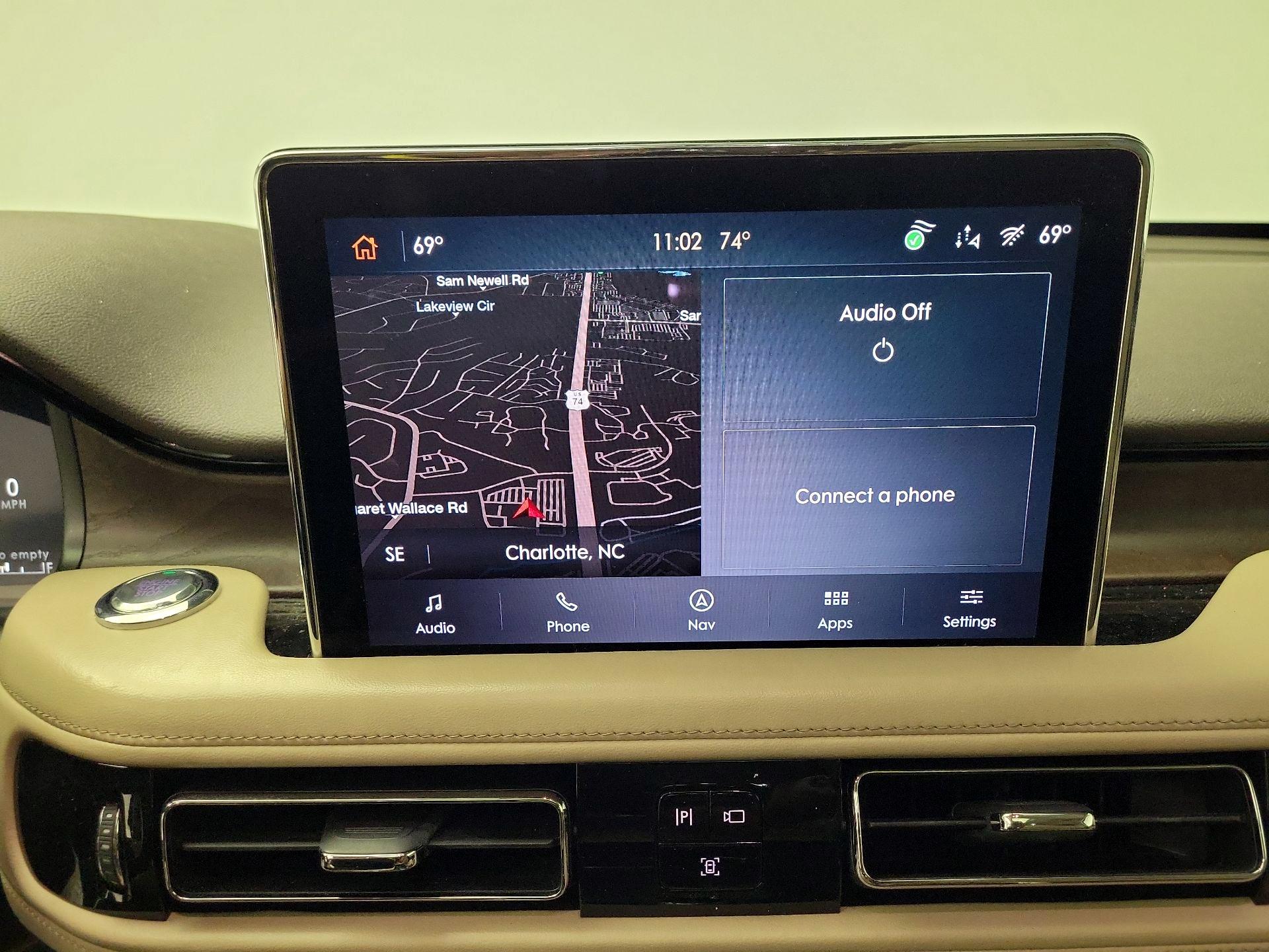 Thumbnail: 2021 Lincoln Aviator - 16