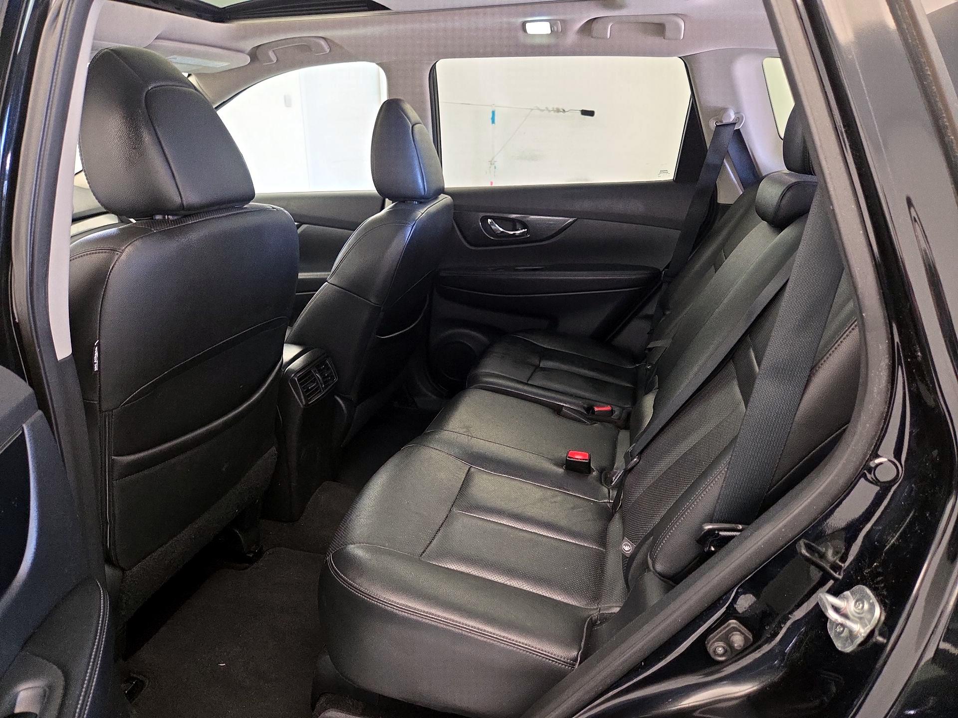 Thumbnail: 2015 Nissan Rogue - 20