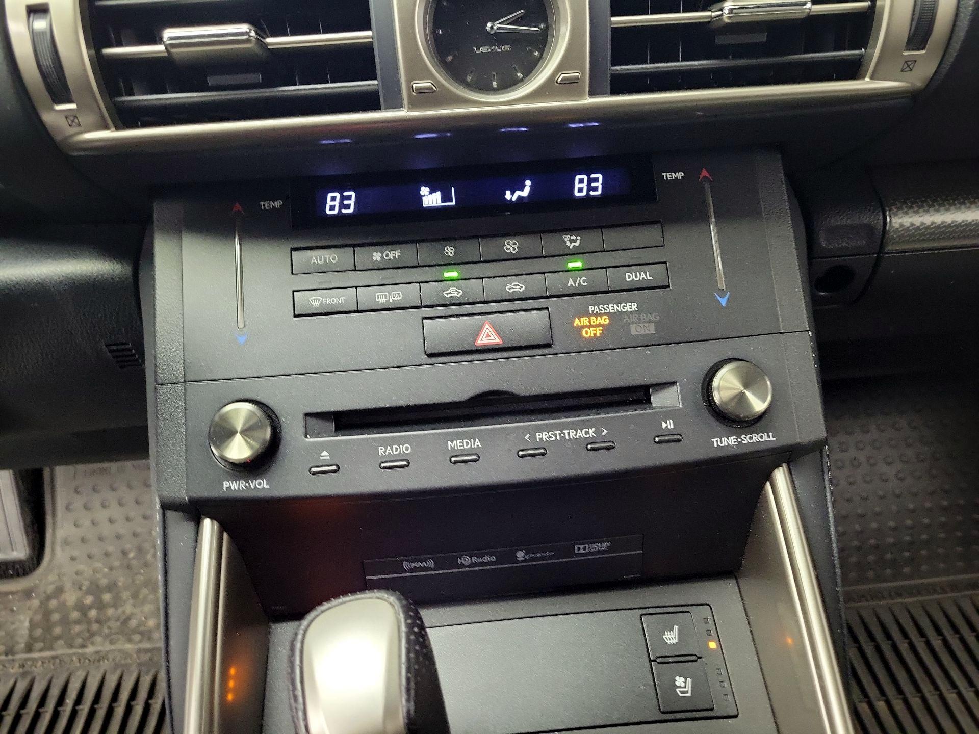 Thumbnail: 2016 Lexus IS - 17