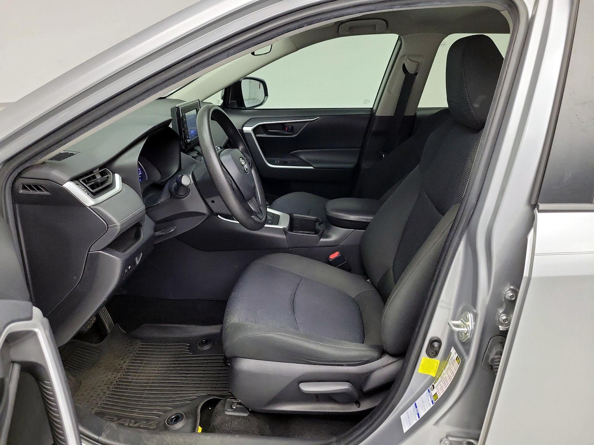 Thumbnail: 2022 Toyota RAV4 - 11