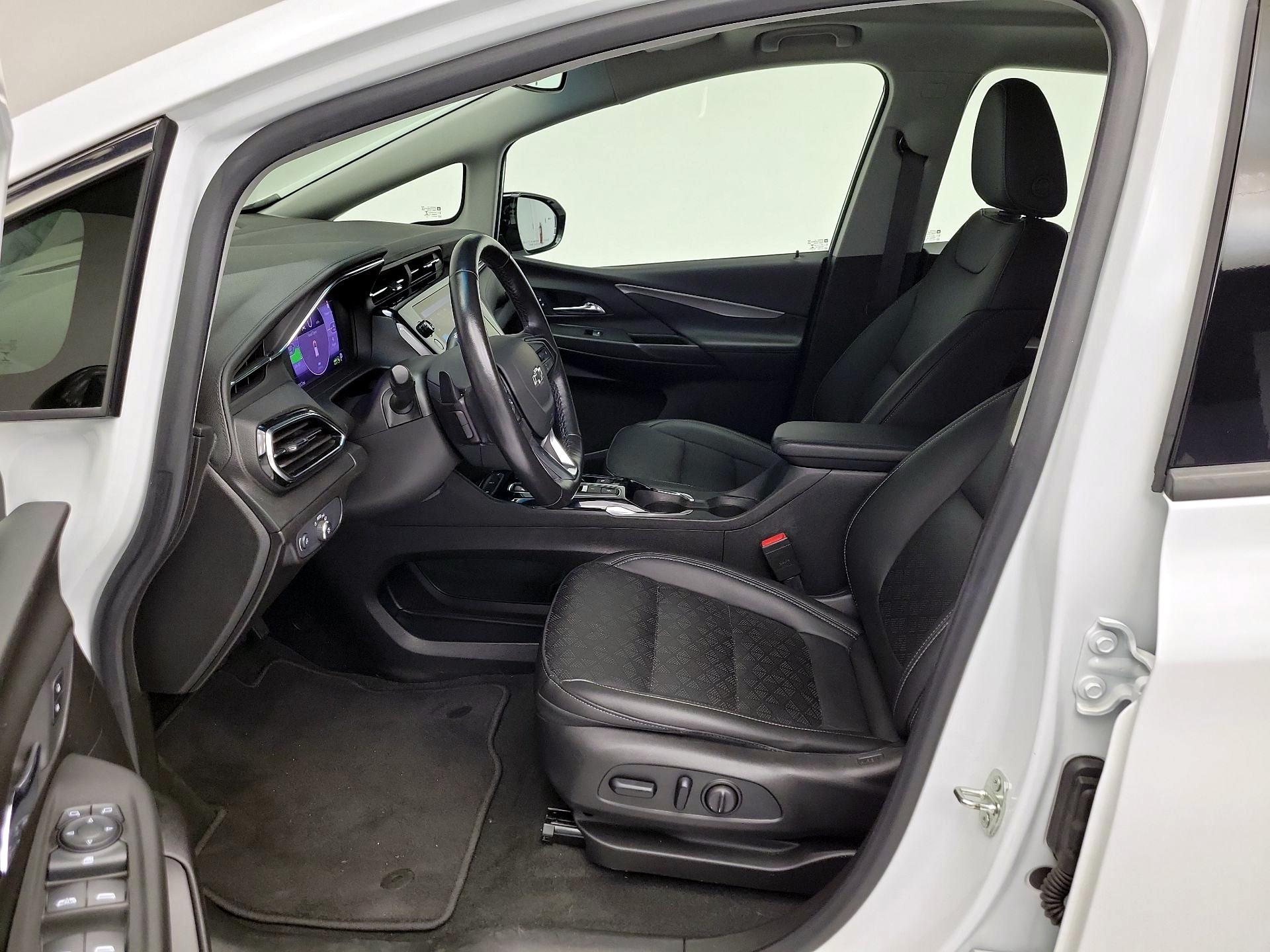 Thumbnail: 2022 Chevrolet Bolt EV - 11