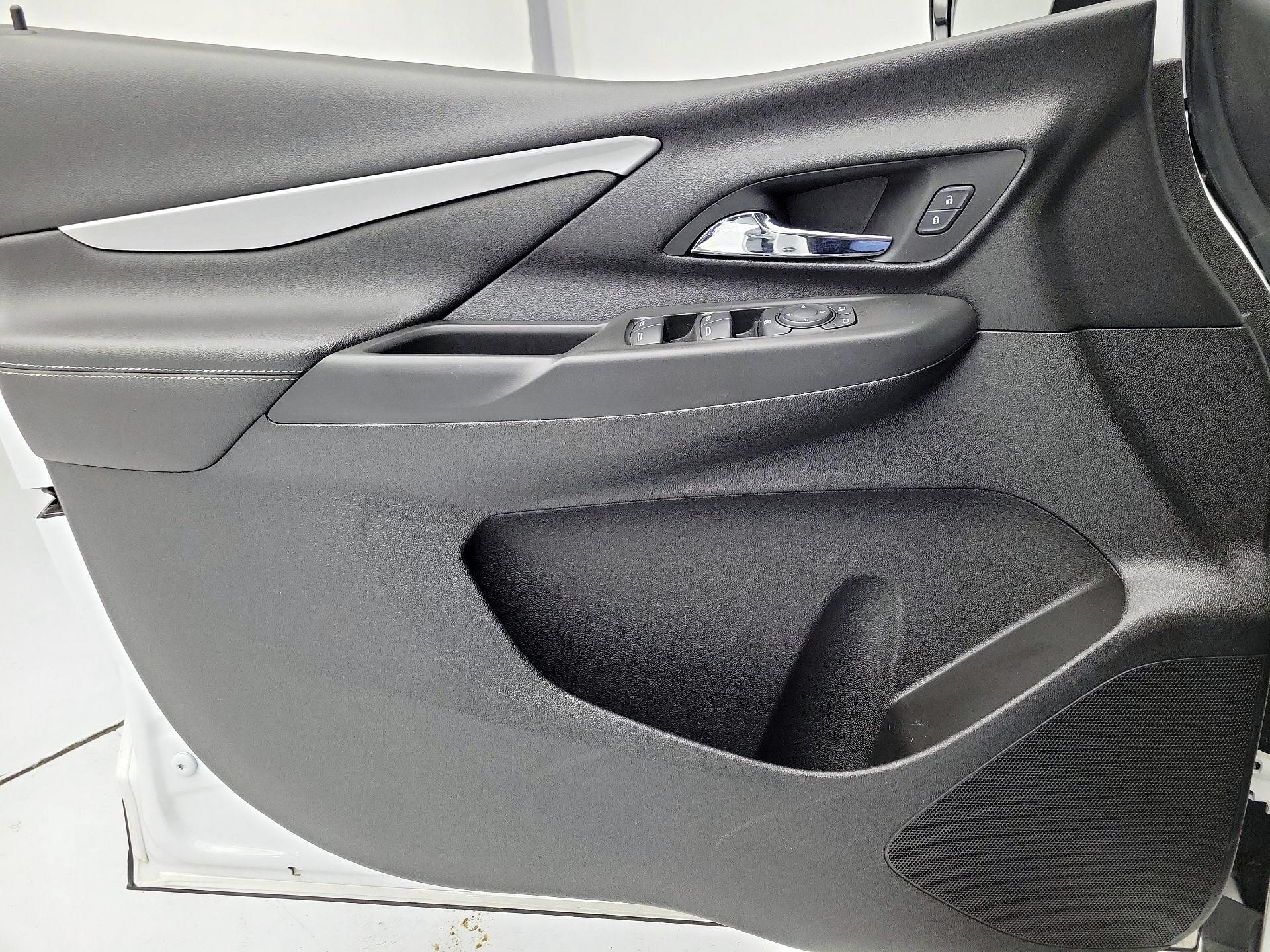 Thumbnail: 2022 Chevrolet Bolt EV - 12