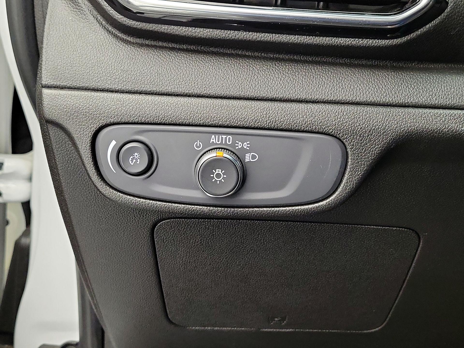 Thumbnail: 2022 Chevrolet Bolt EV - 13