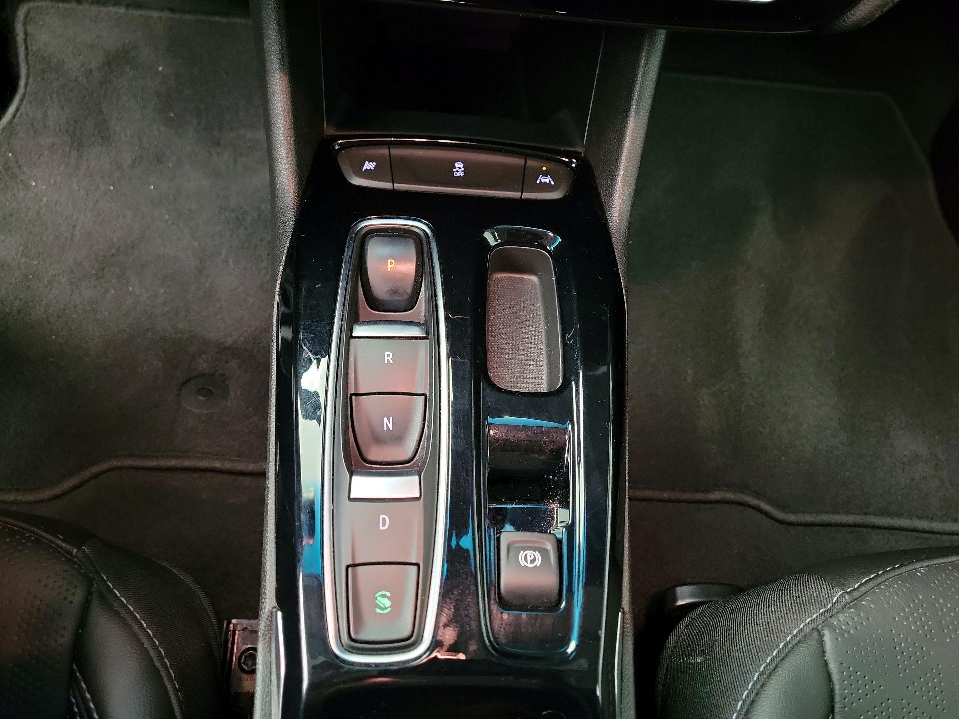 Thumbnail: 2022 Chevrolet Bolt EV - 17