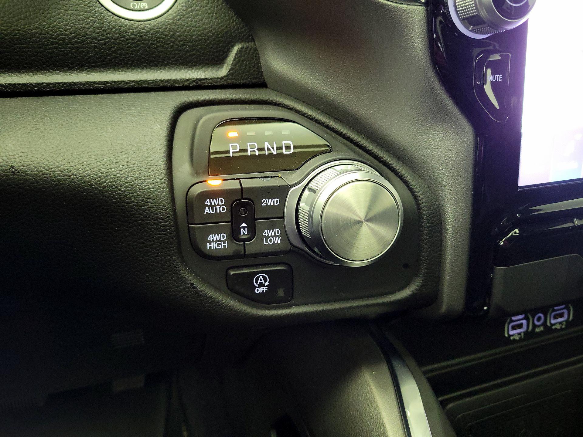 Thumbnail: 2025 RAM 1500 - 18