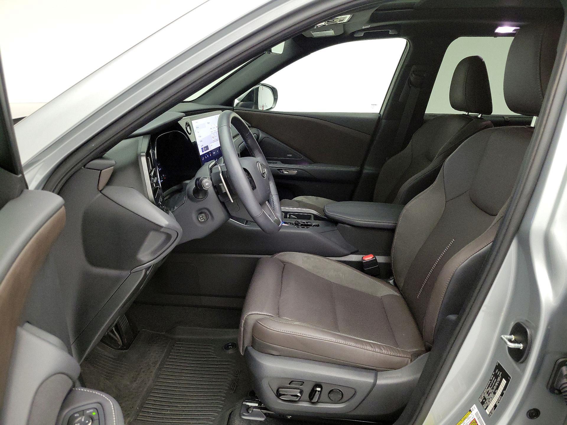 Thumbnail: 2025 Lexus TX - 11