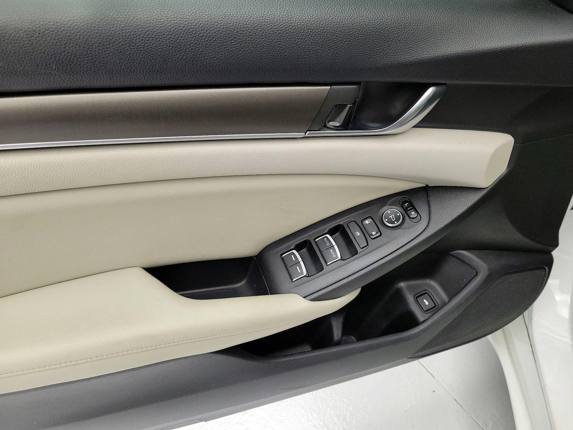 Thumbnail: 2019 Honda Accord - 12