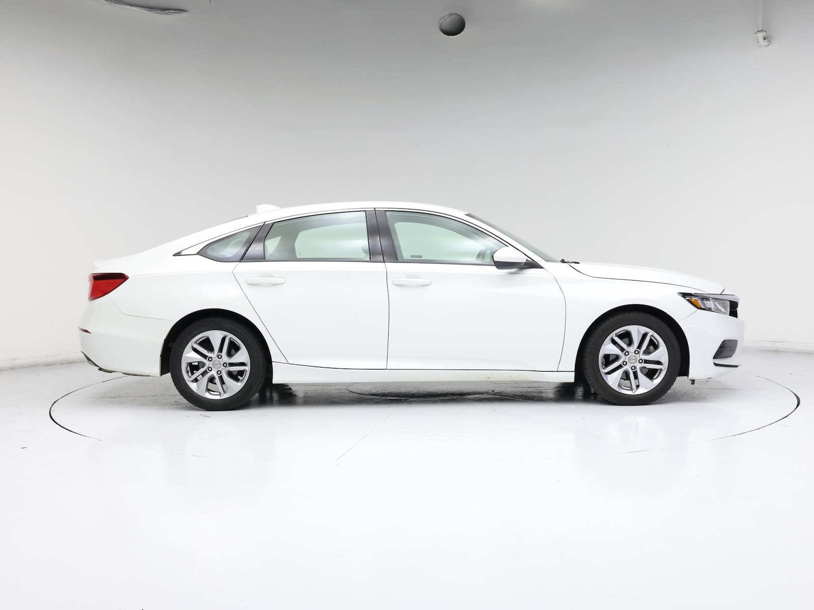 2019 Honda Accord LX - Photo 8
