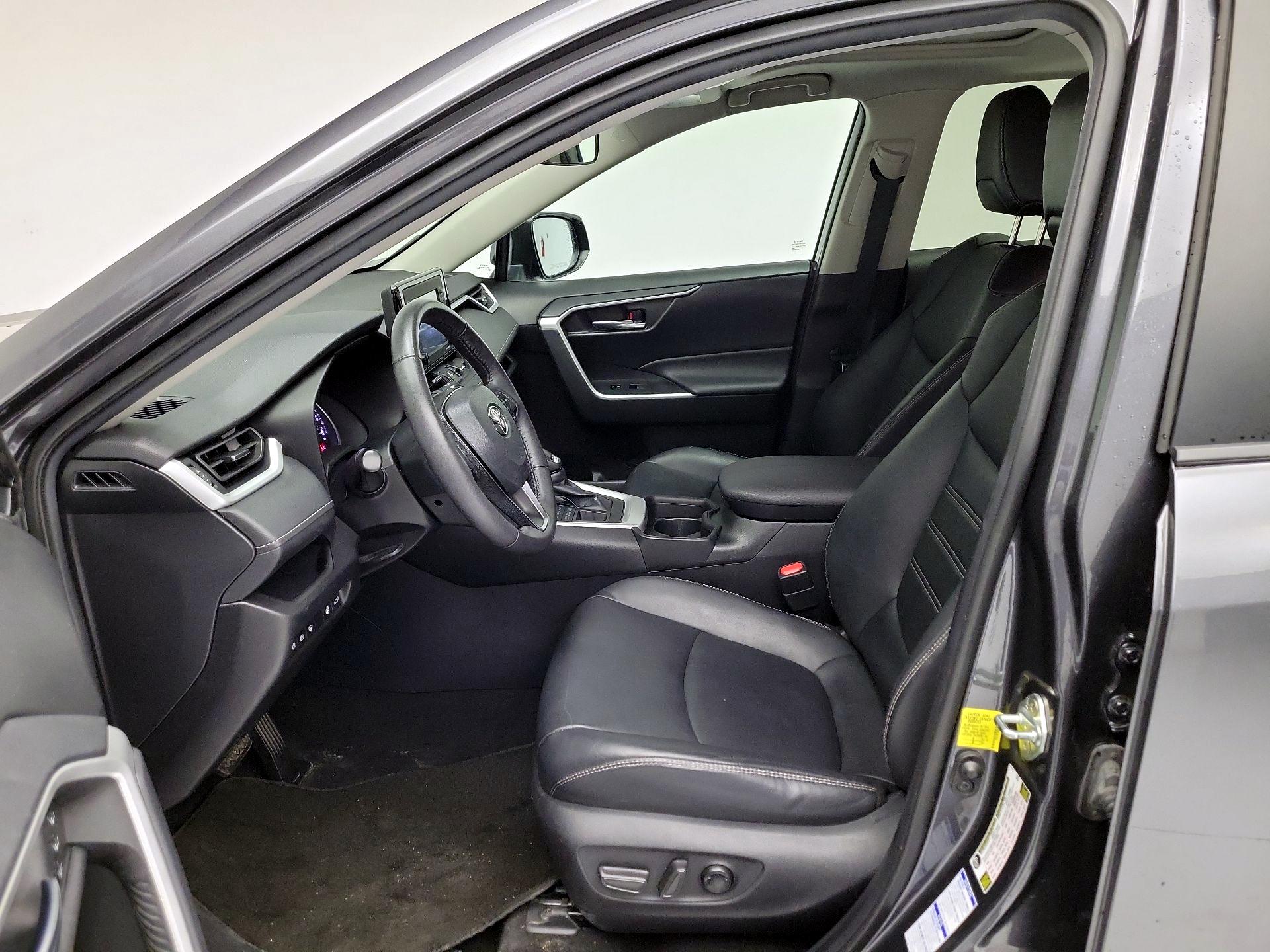 Thumbnail: 2021 Toyota RAV4 - 11