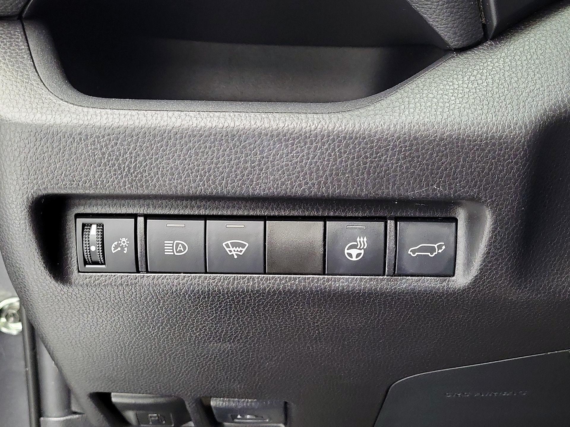 Thumbnail: 2021 Toyota RAV4 - 13