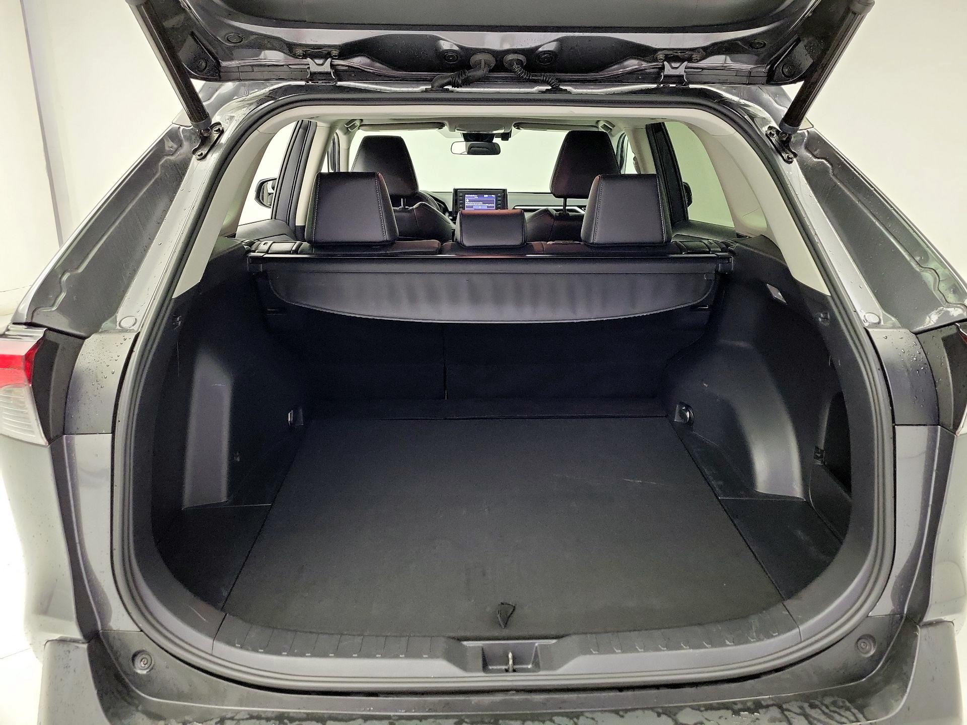 Thumbnail: 2021 Toyota RAV4 - 20